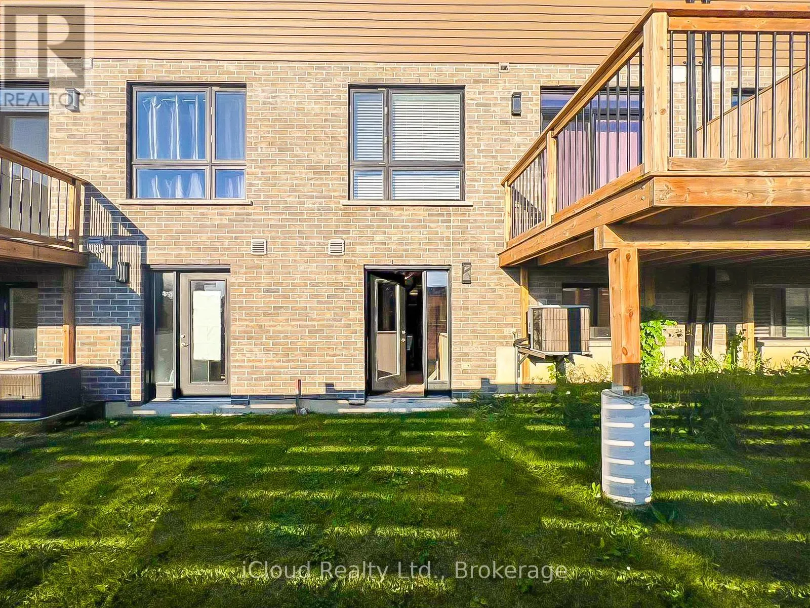 44 - 811 SARNIA ROAD