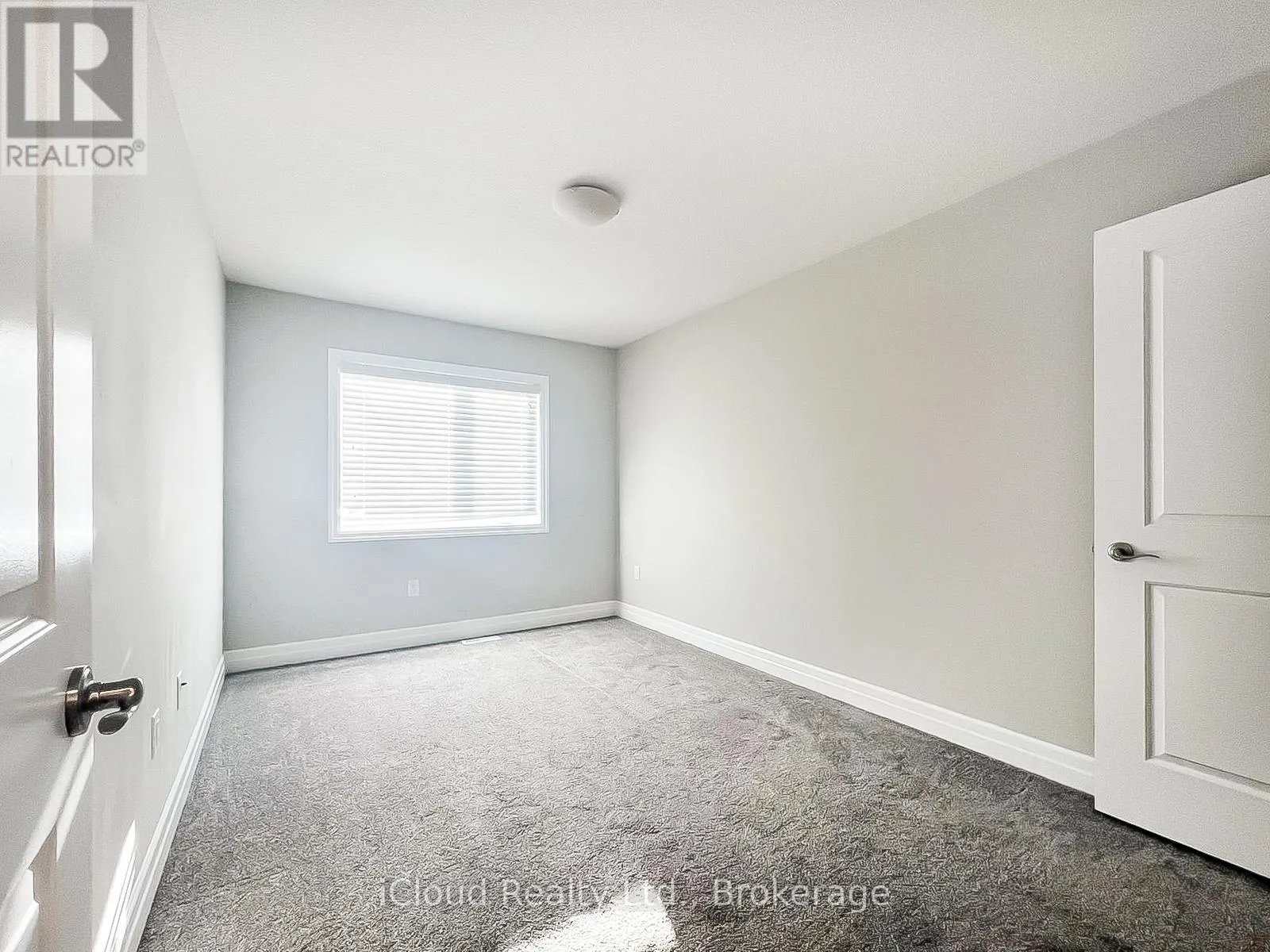 44 - 811 SARNIA ROAD