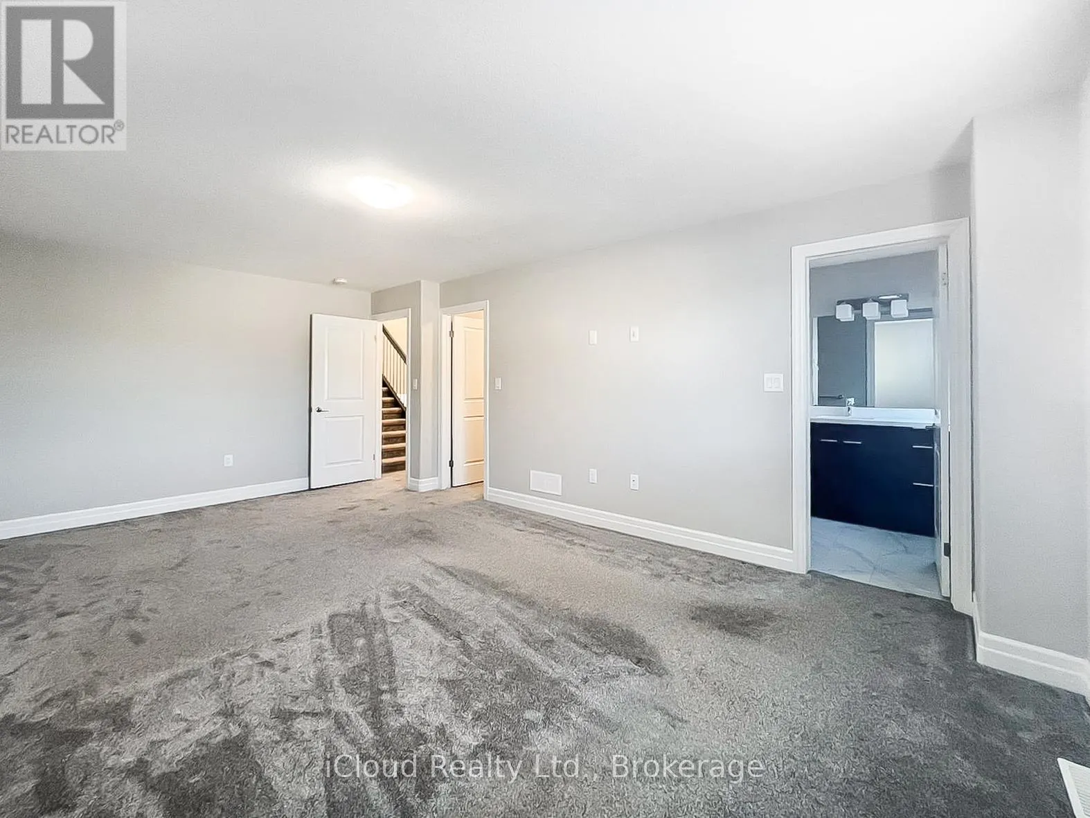 44 - 811 SARNIA ROAD
