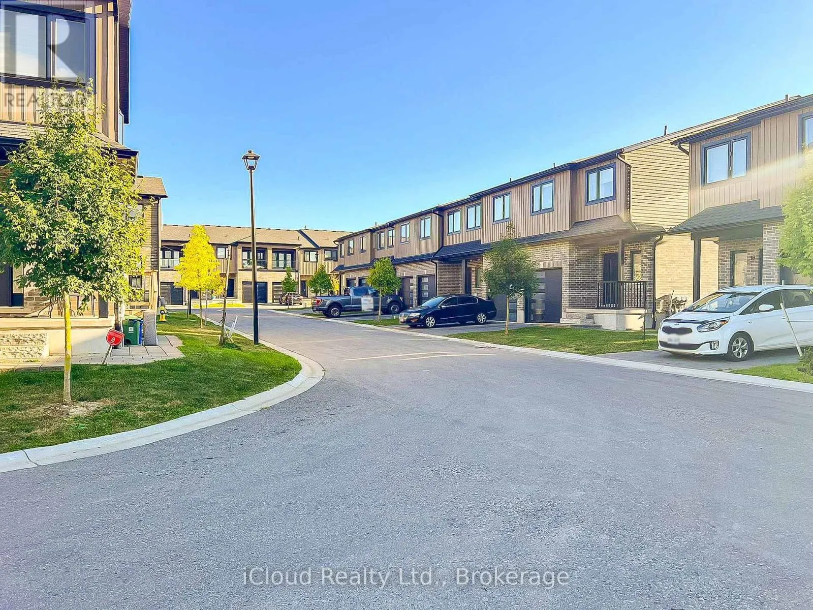 44 - 811 SARNIA ROAD