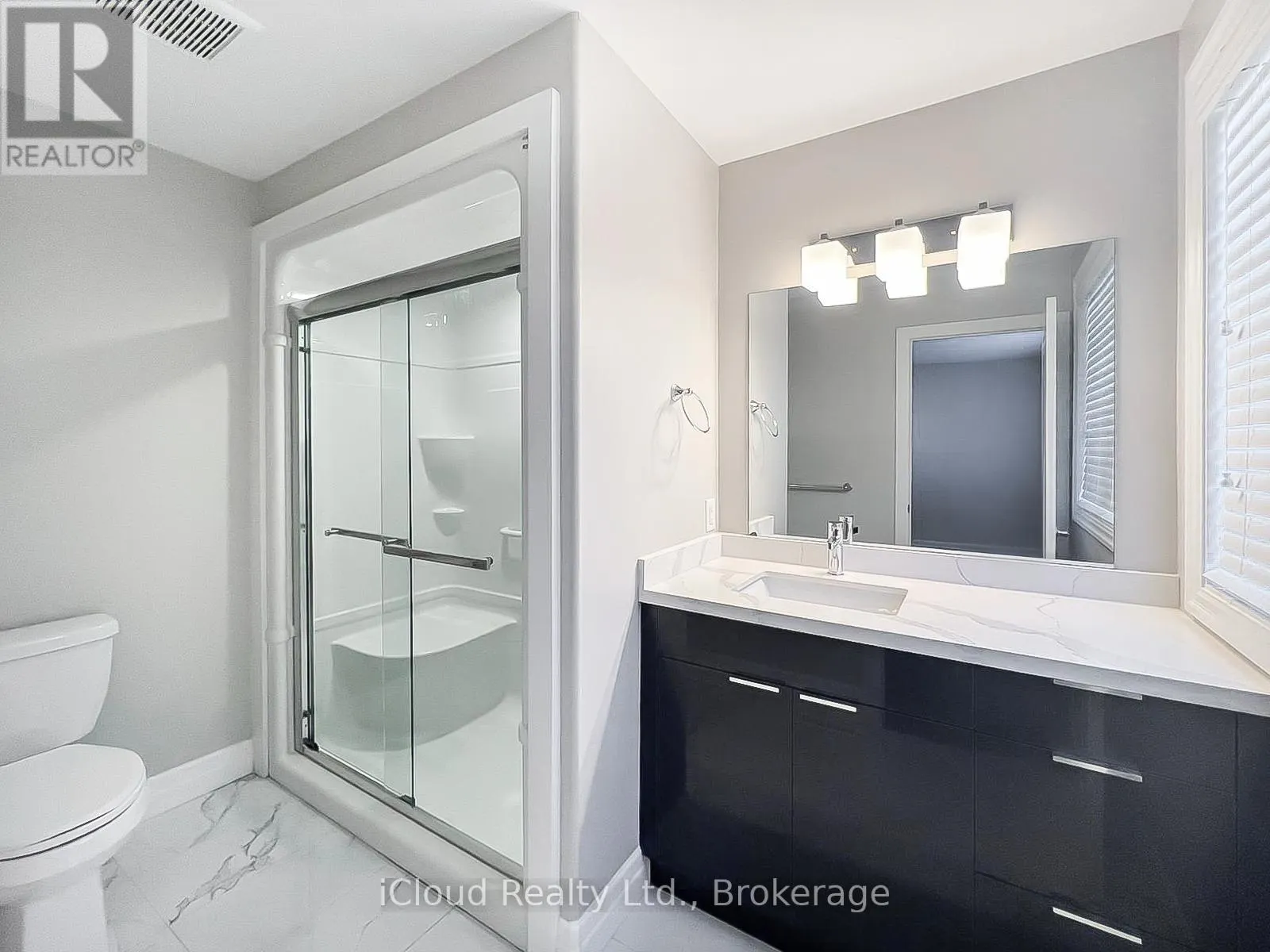 44 - 811 SARNIA ROAD
