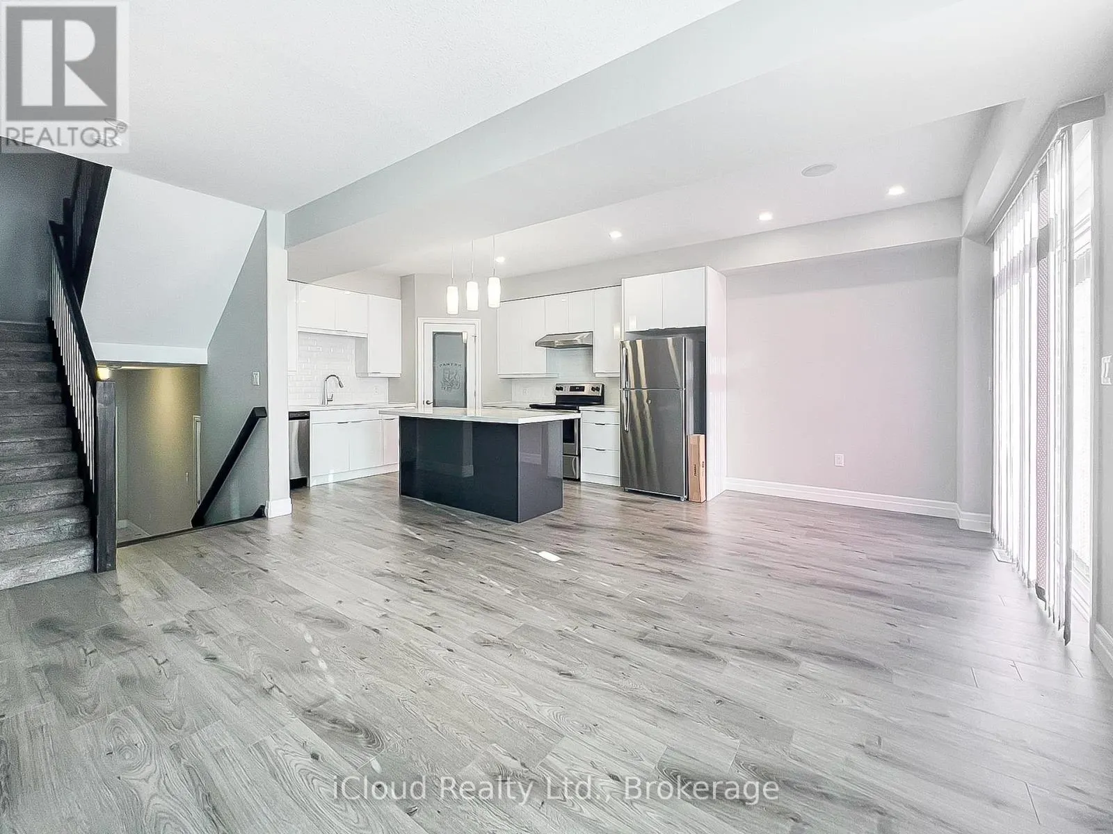 44 - 811 SARNIA ROAD