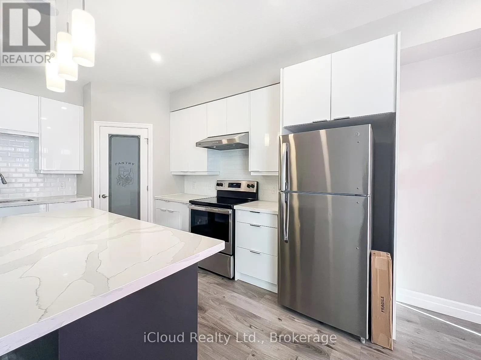 44 - 811 SARNIA ROAD