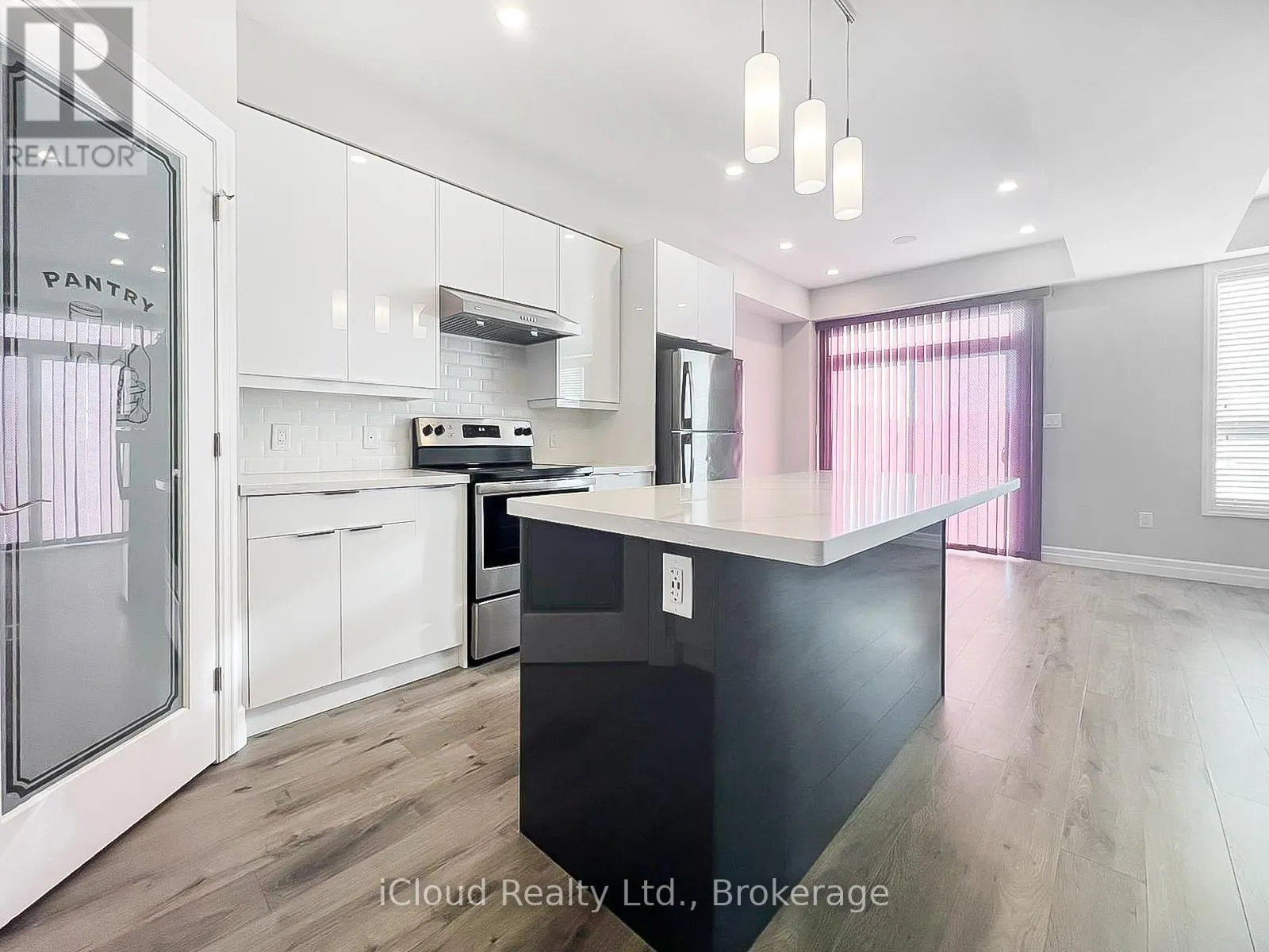 44 - 811 SARNIA ROAD