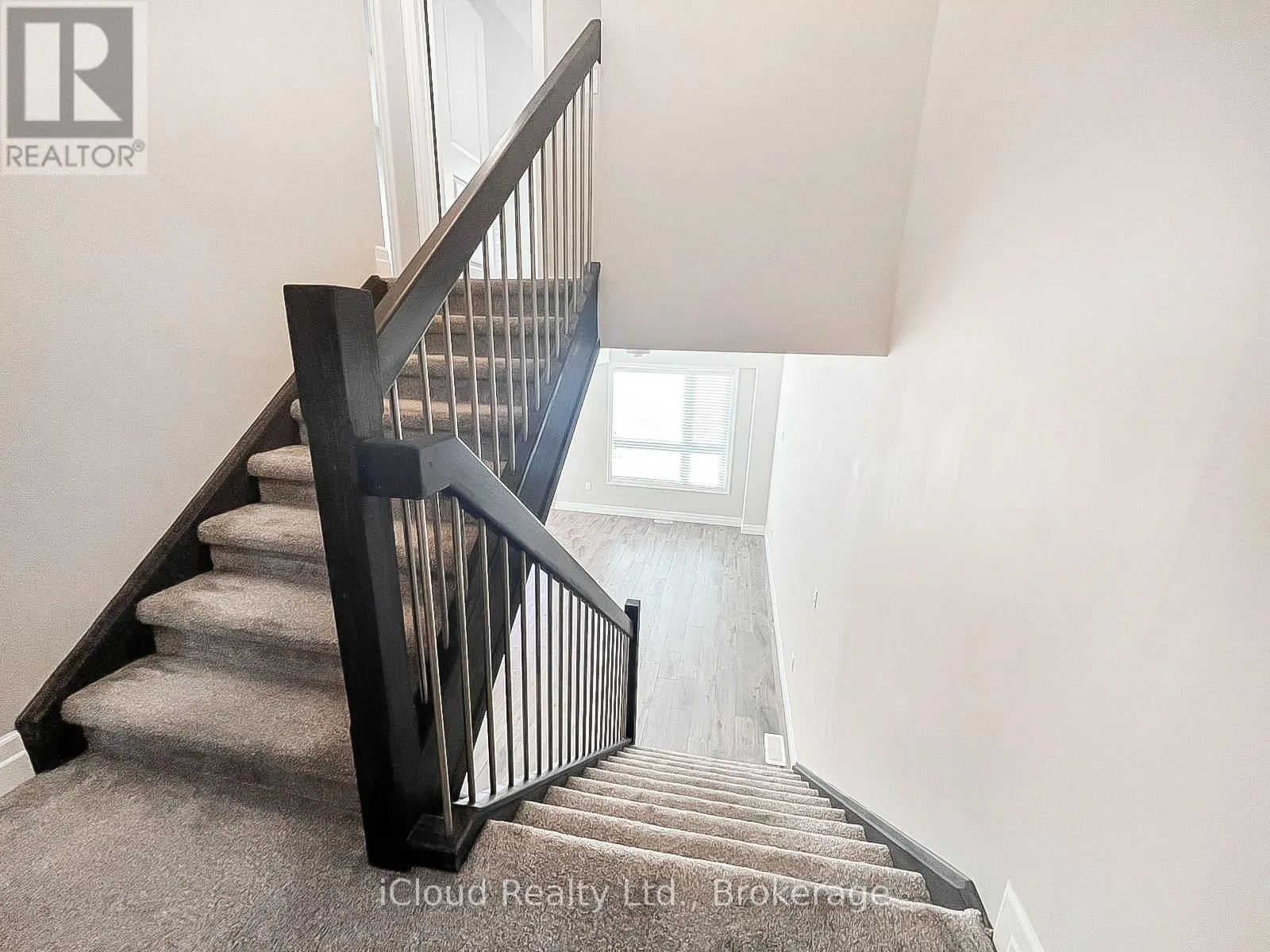 44 - 811 SARNIA ROAD