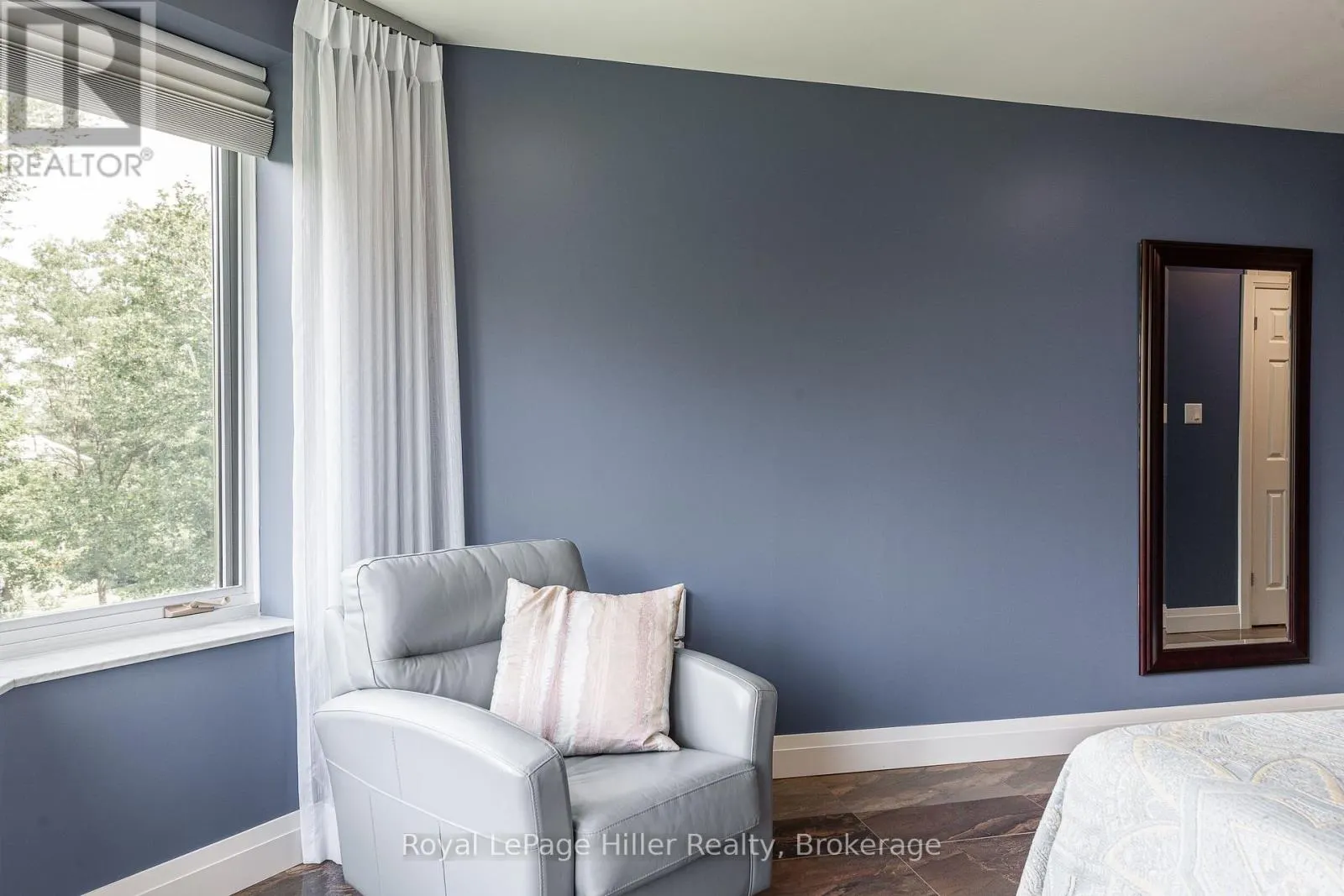 205 - 30 FRONT STREET, #205
