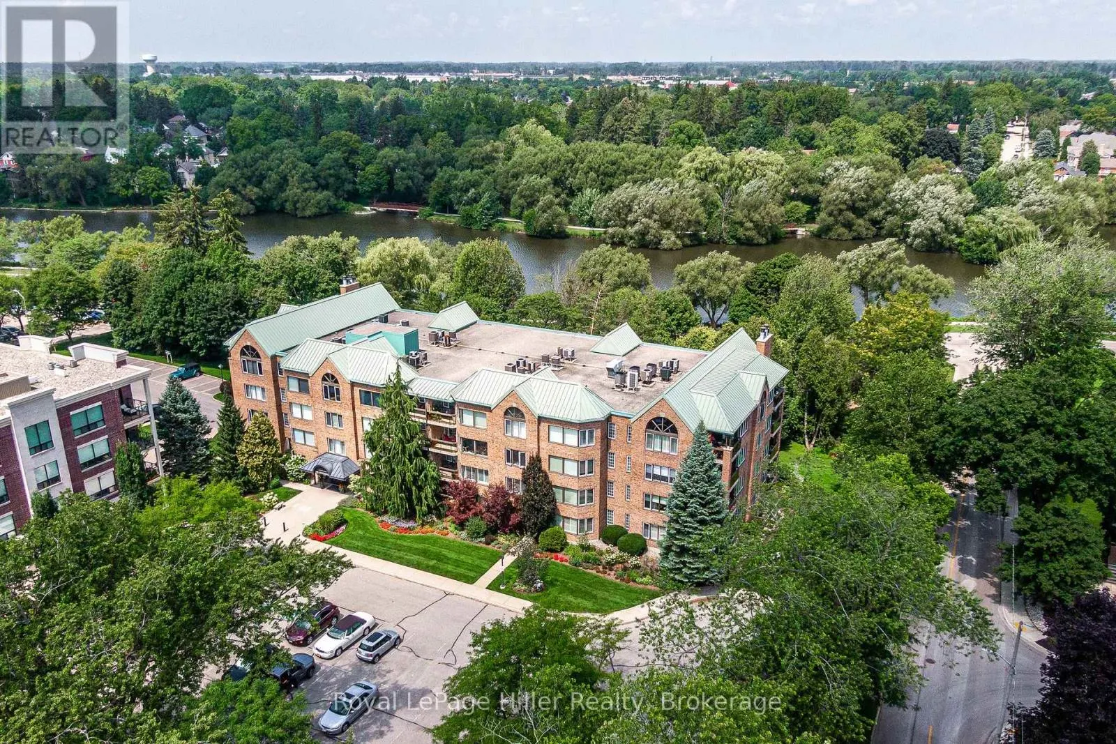 205 - 30 FRONT STREET, #205