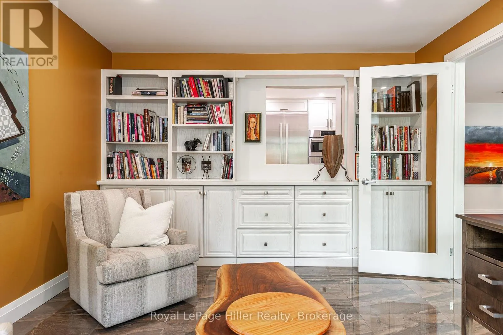 205 - 30 FRONT STREET, #205