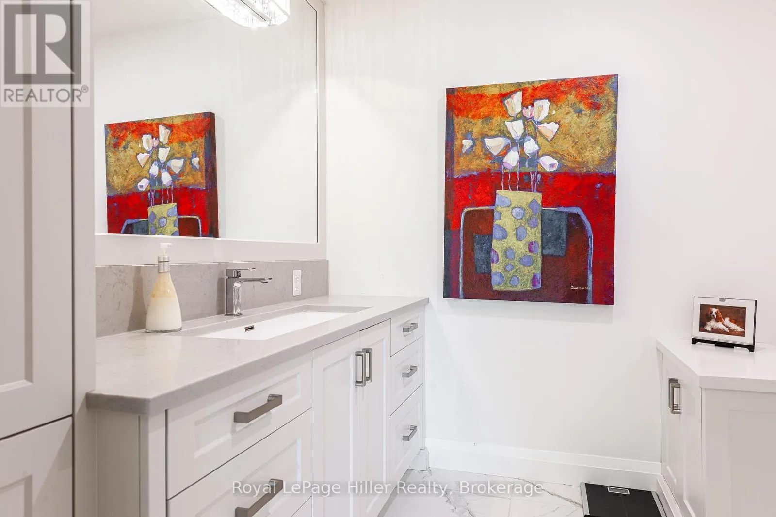 205 - 30 FRONT STREET, #205