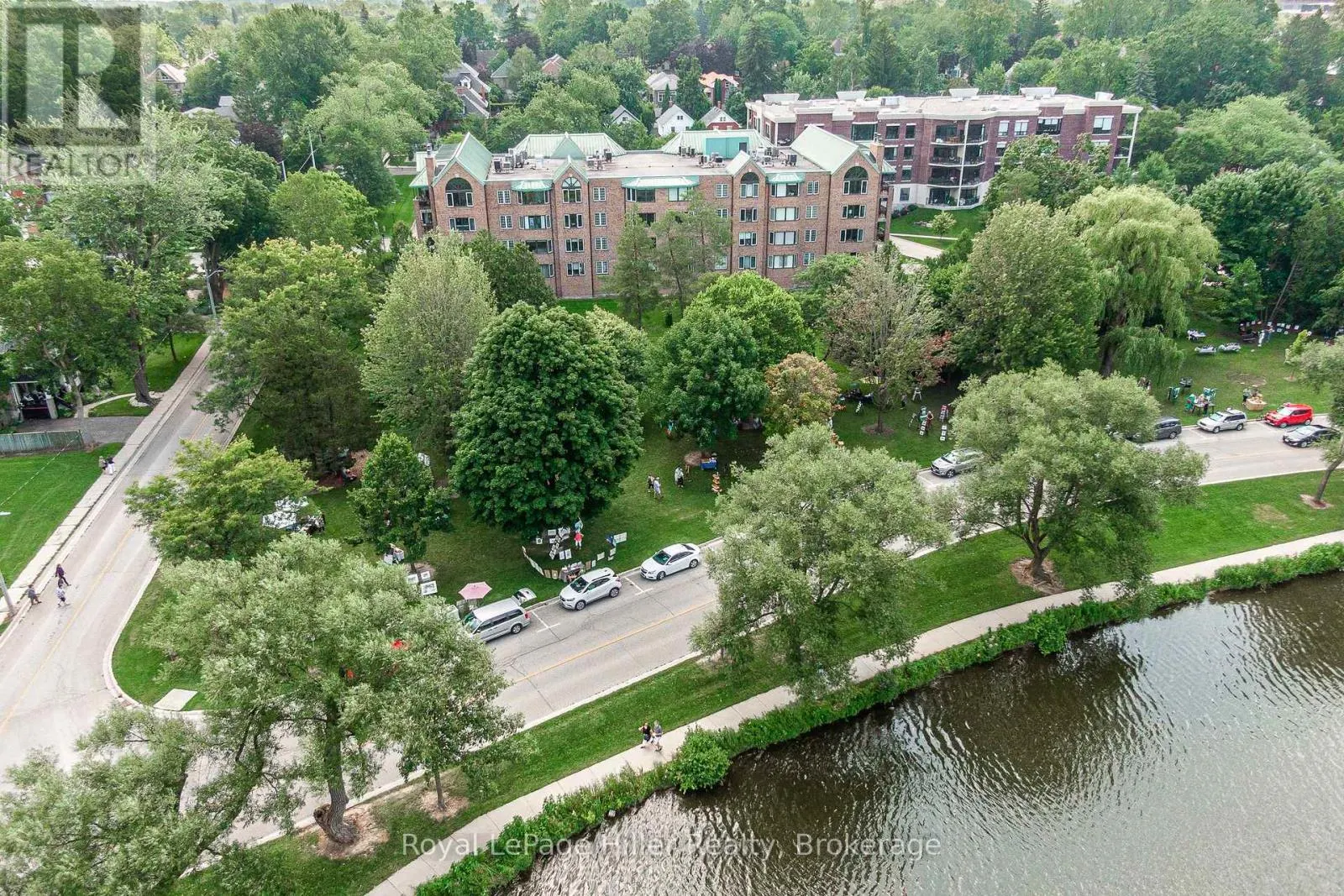 205 - 30 FRONT STREET, #205