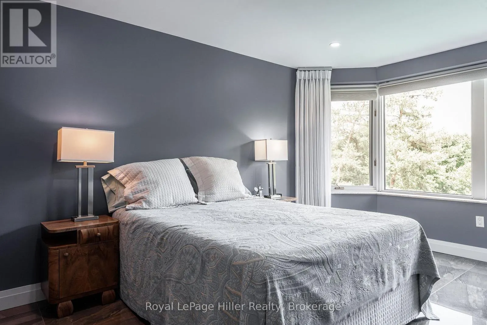 205 - 30 FRONT STREET, #205