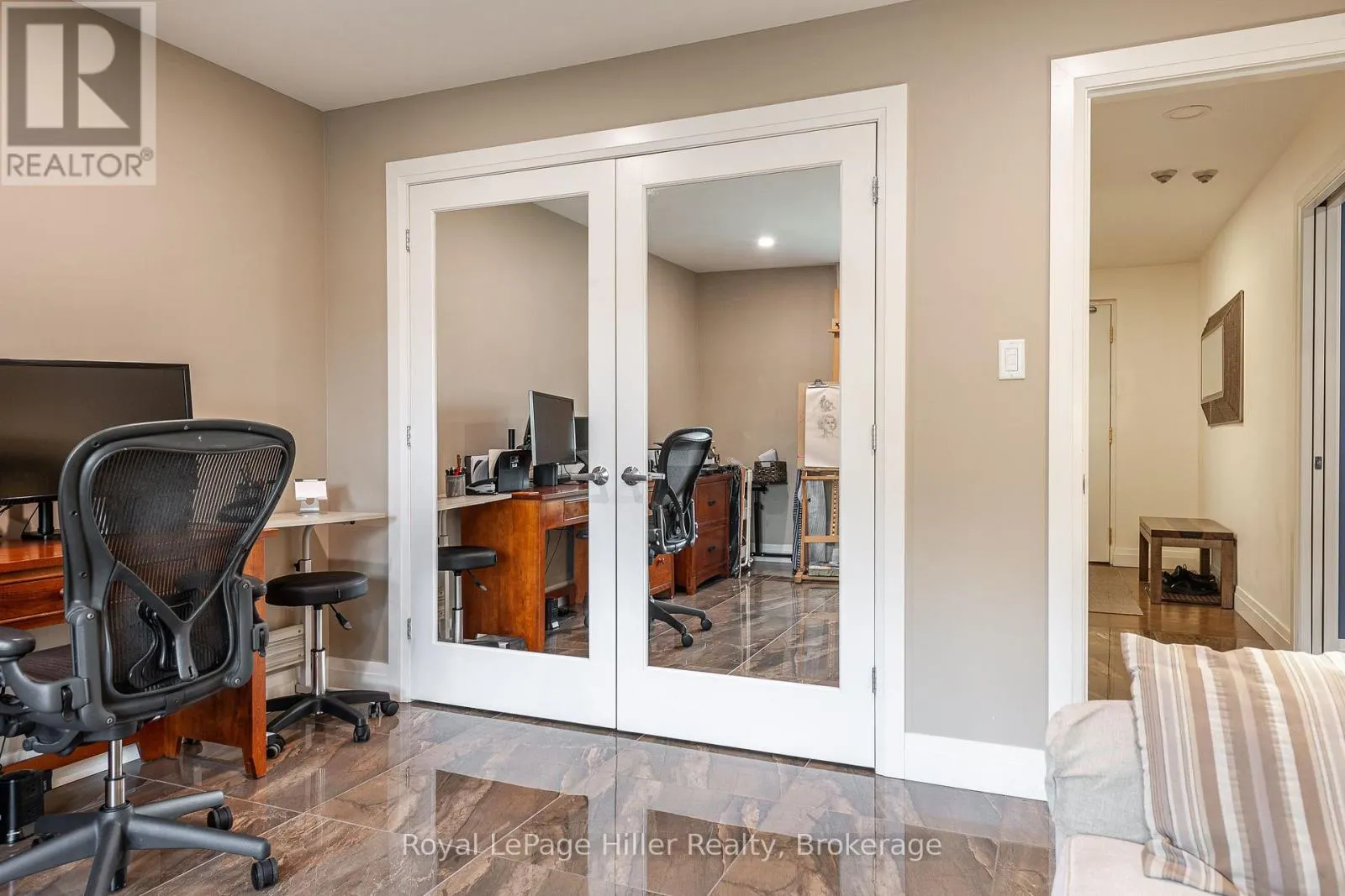 205 - 30 FRONT STREET, #205