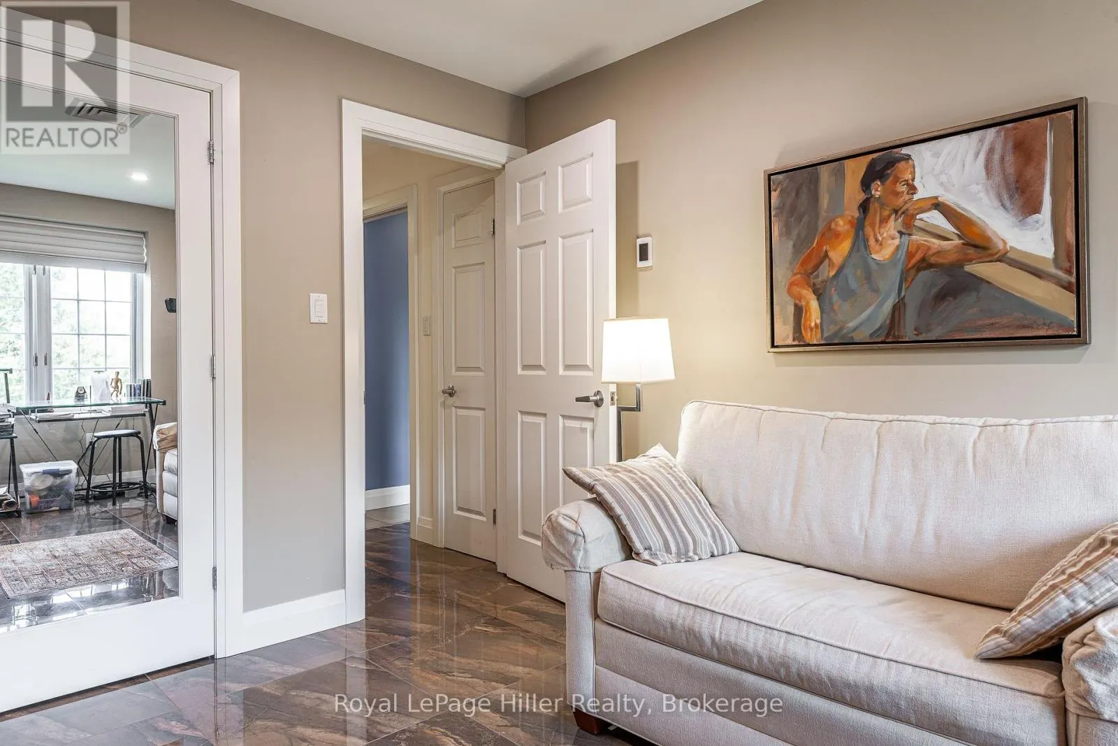 205 - 30 FRONT STREET, #205