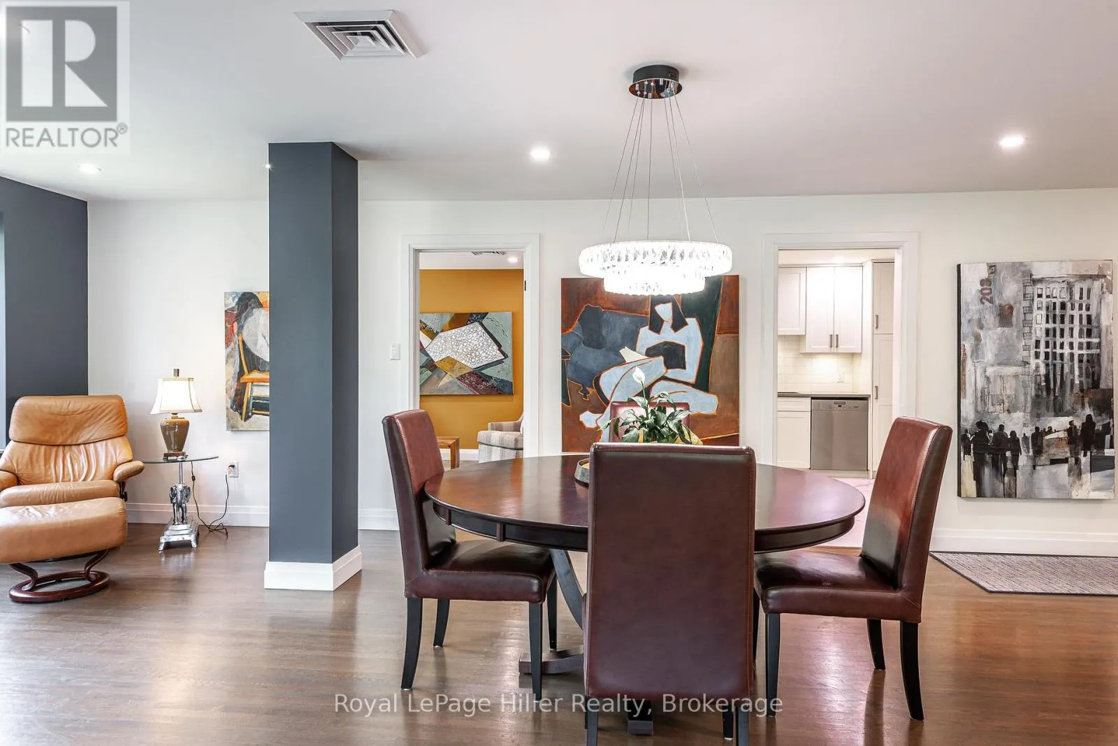 205 - 30 FRONT STREET, #205