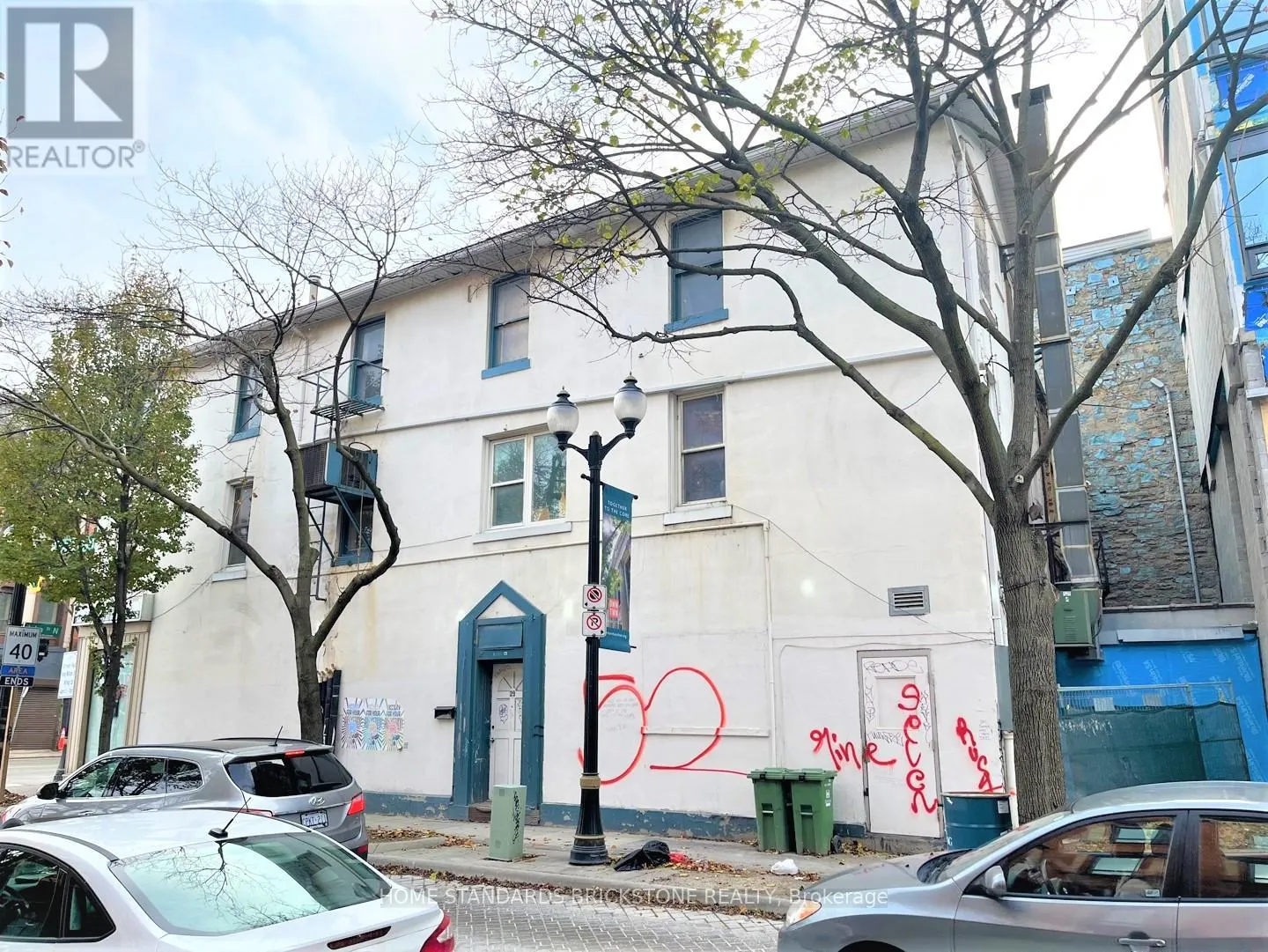 29 JOHN STREET N