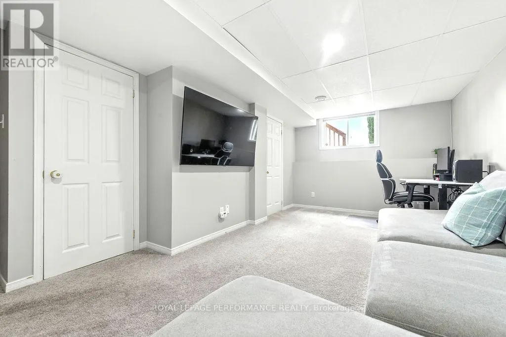 1649 GREYWOOD DRIVE