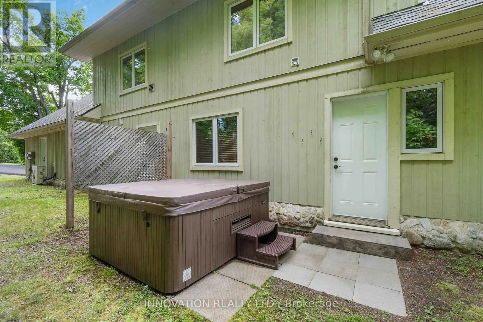 698 MOFFAT STREET
