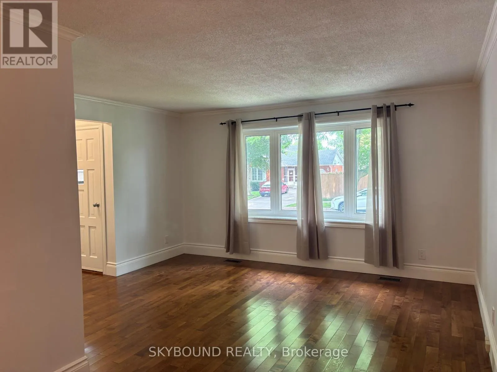 UPPER UNIT - 3857 PANAMA COURT