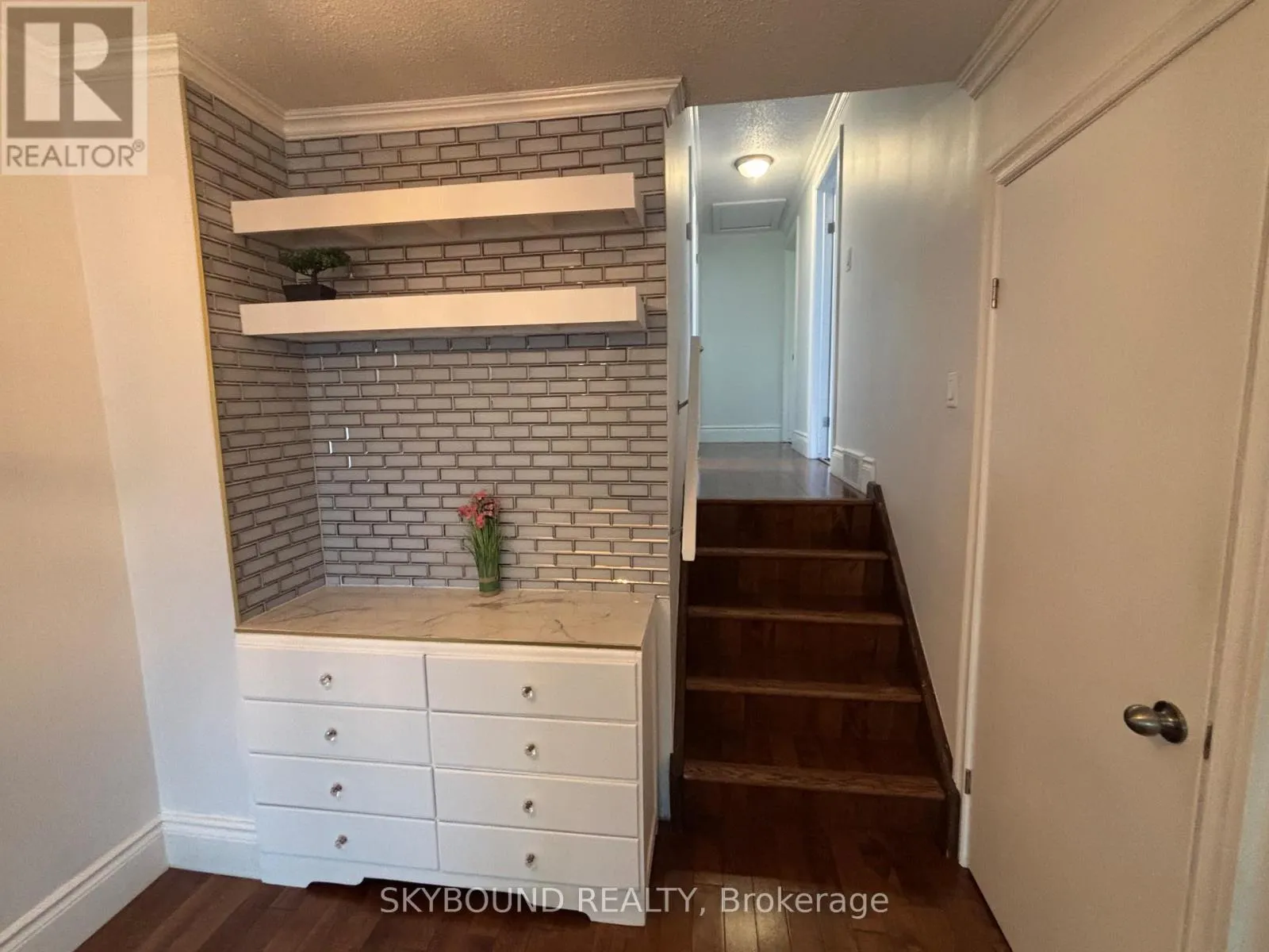 UPPER UNIT - 3857 PANAMA COURT