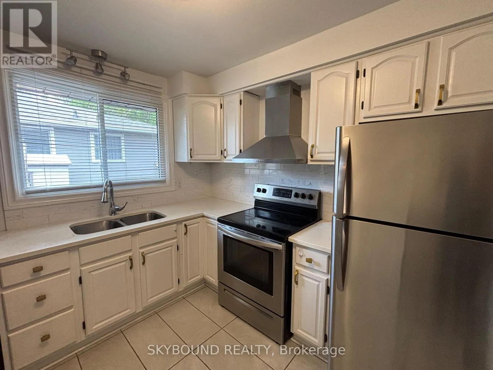 UPPER UNIT - 3857 PANAMA COURT
