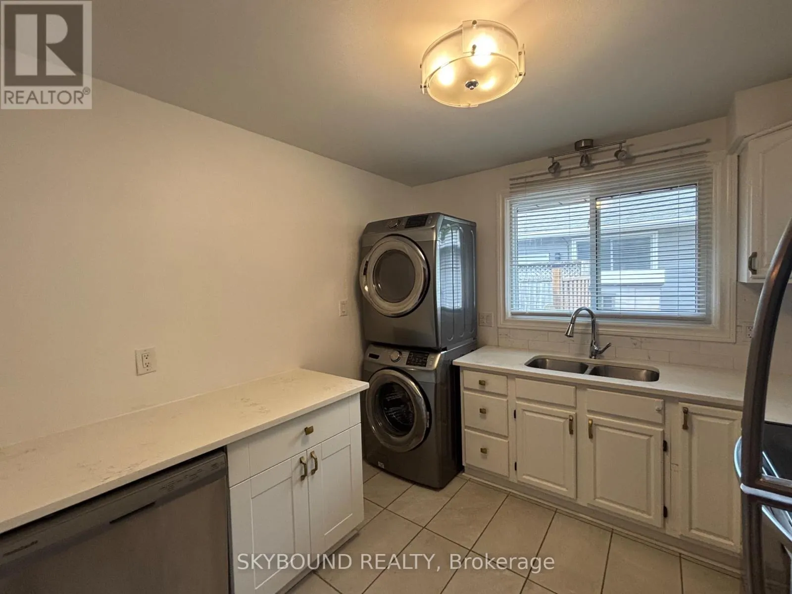 UPPER UNIT - 3857 PANAMA COURT