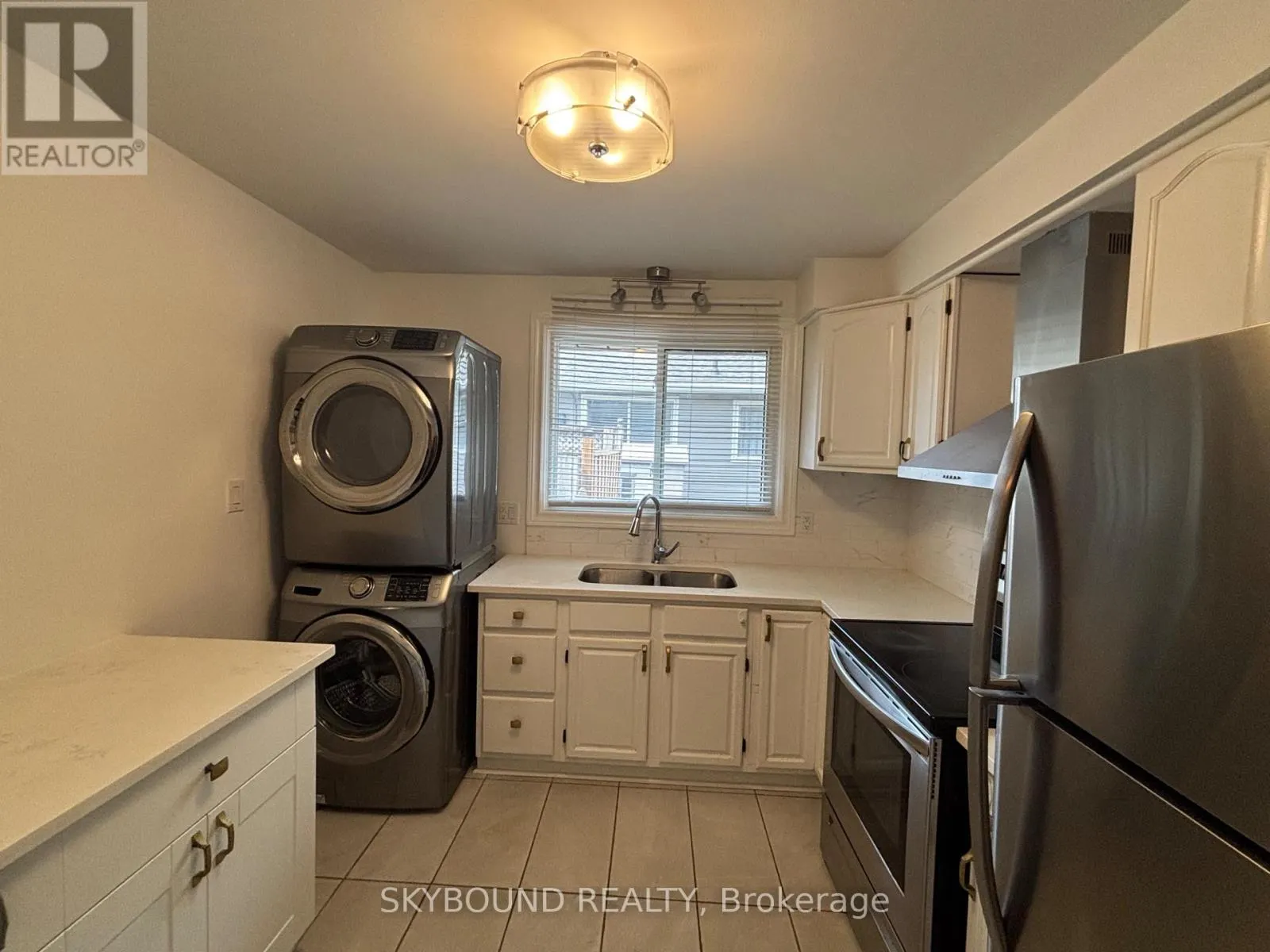UPPER UNIT - 3857 PANAMA COURT