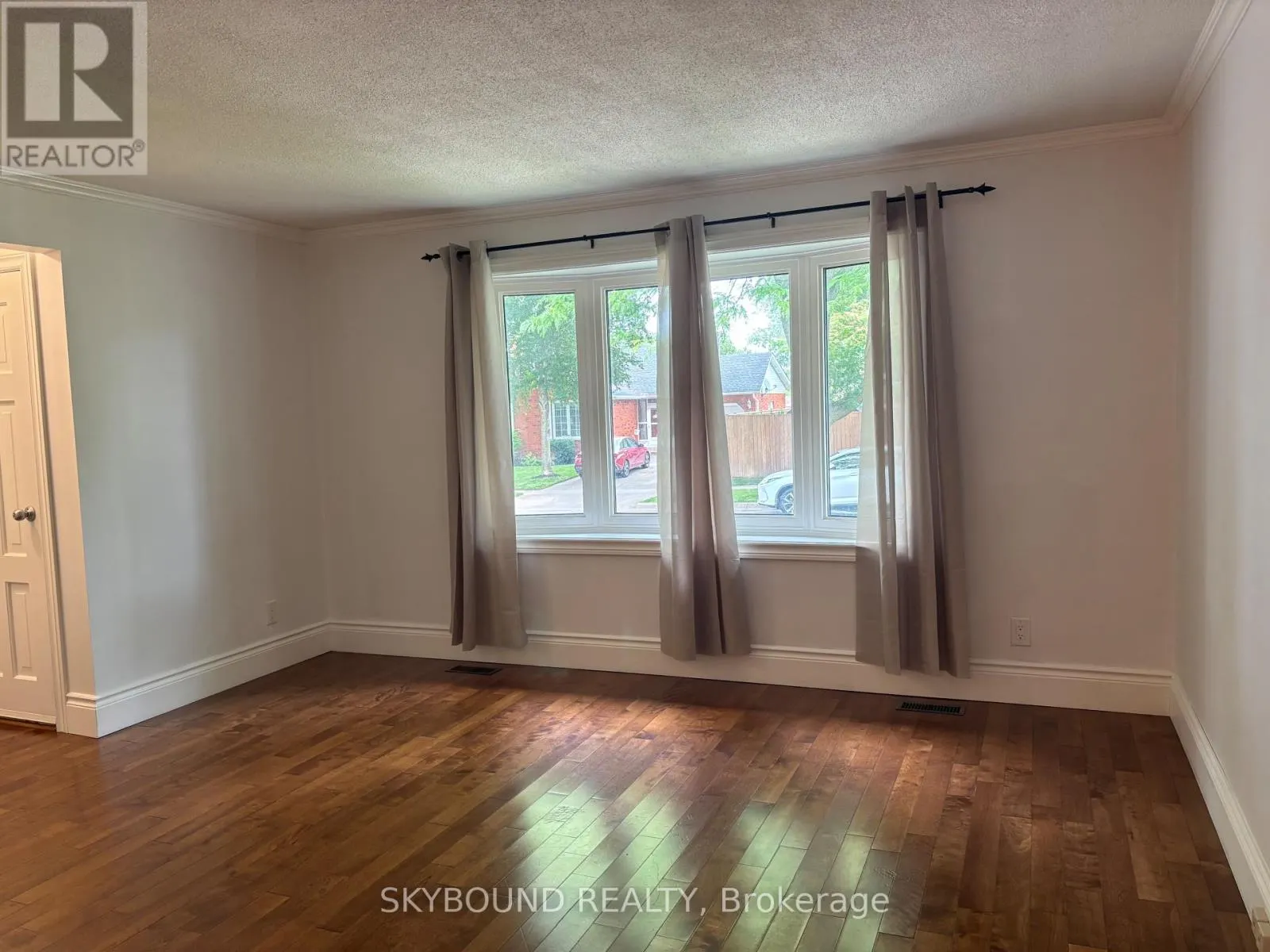 UPPER UNIT - 3857 PANAMA COURT