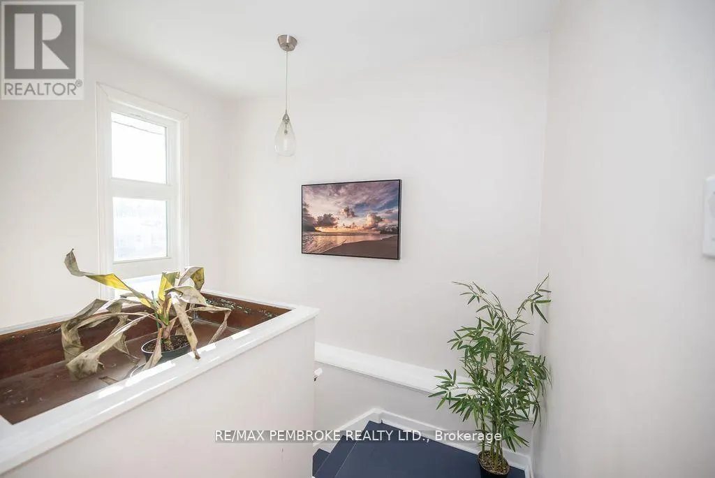 13 HIGHLAND CRESCENT