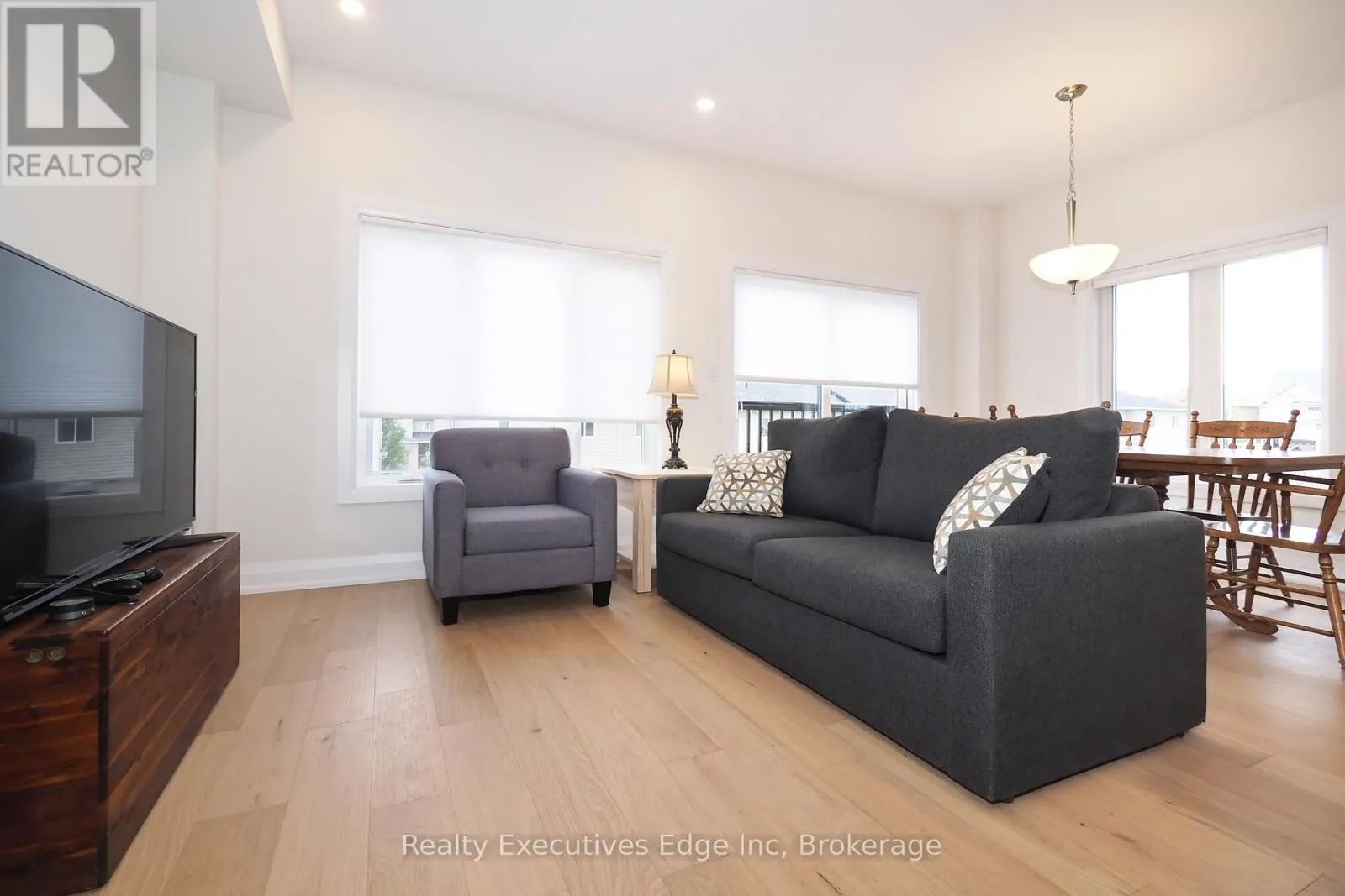 16 - 675 VICTORIA ROAD N, #16