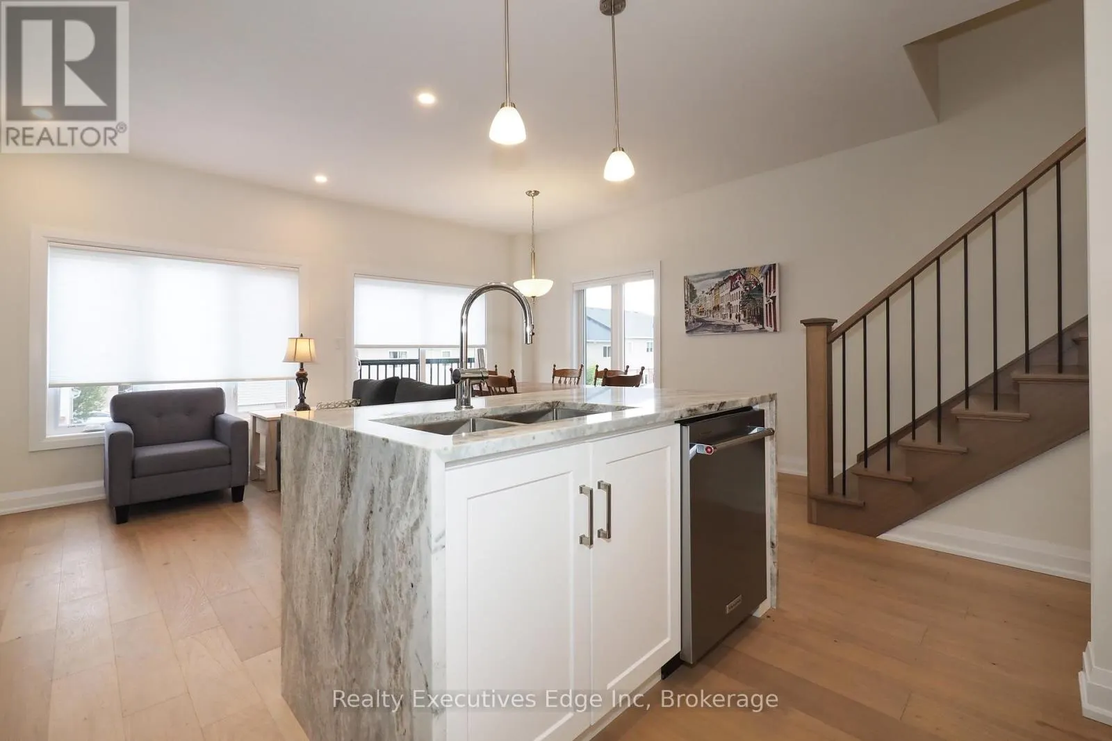 16 - 675 VICTORIA ROAD N, #16