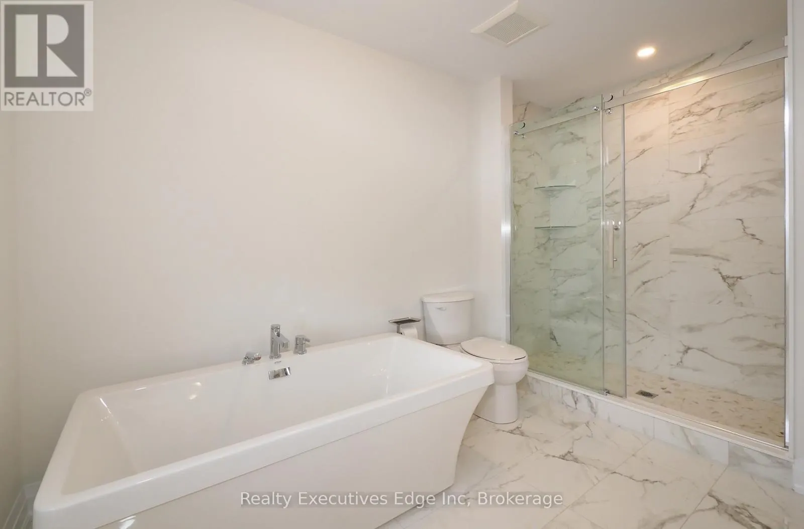 16 - 675 VICTORIA ROAD N, #16