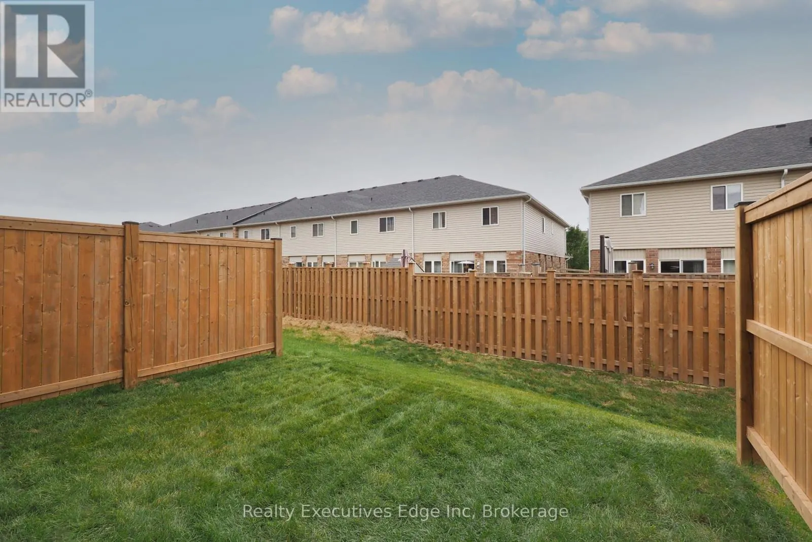 16 - 675 VICTORIA ROAD N, #16