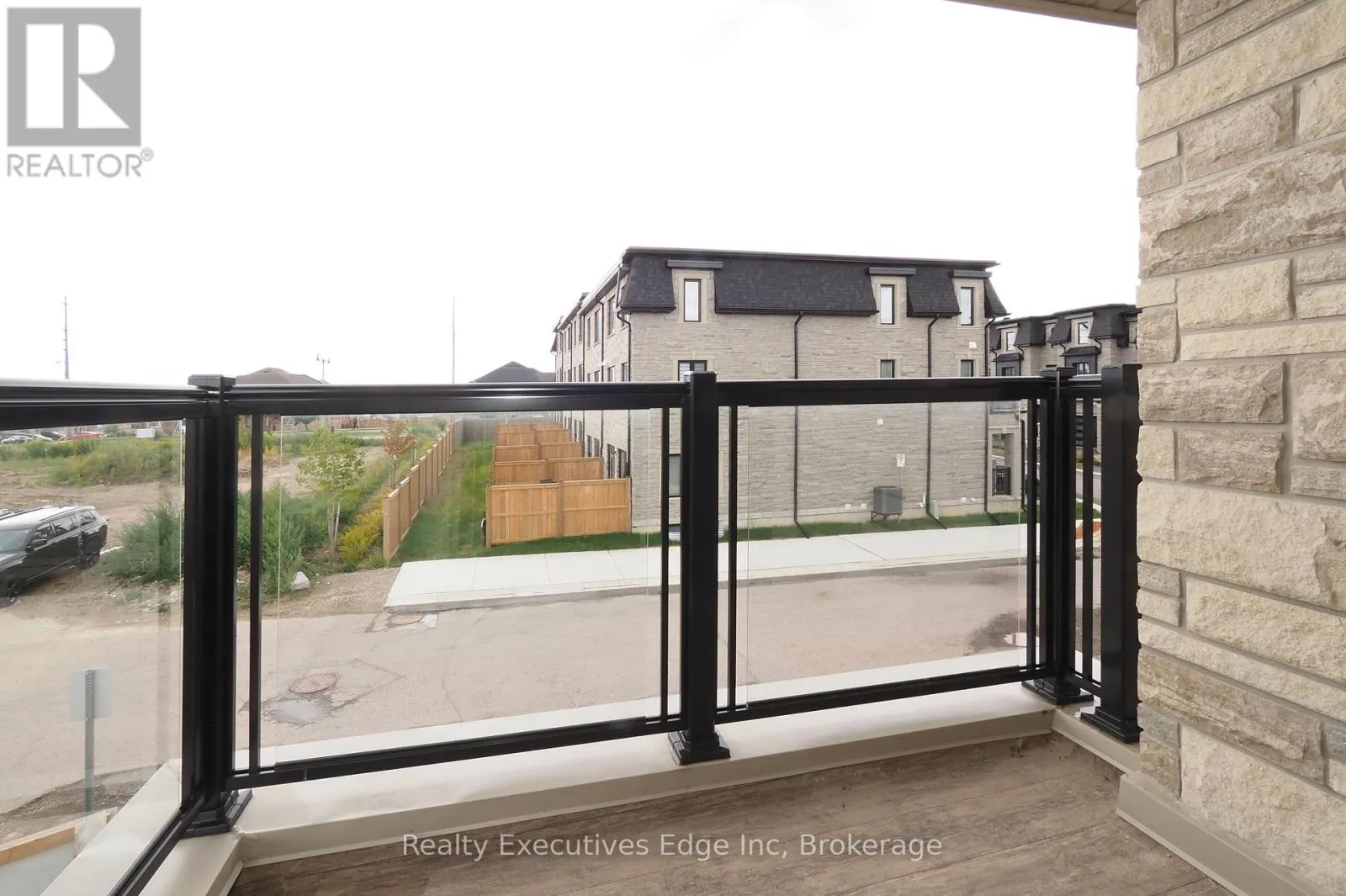 16 - 675 VICTORIA ROAD N, #16