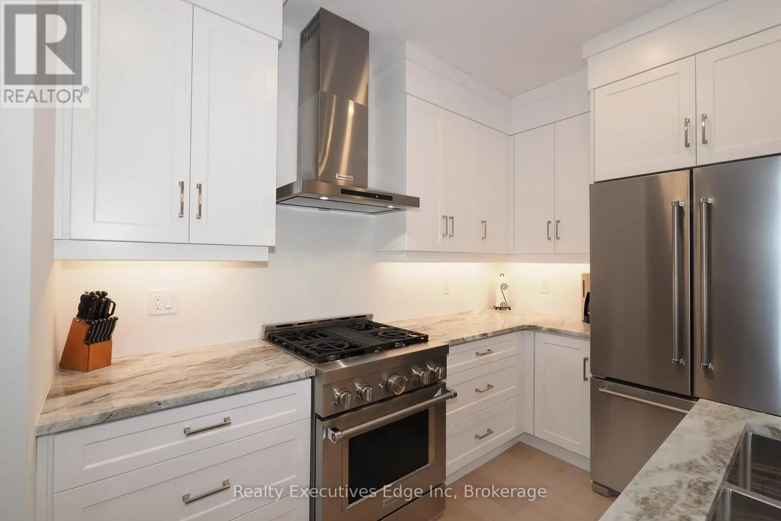 16 - 675 VICTORIA ROAD N, #16