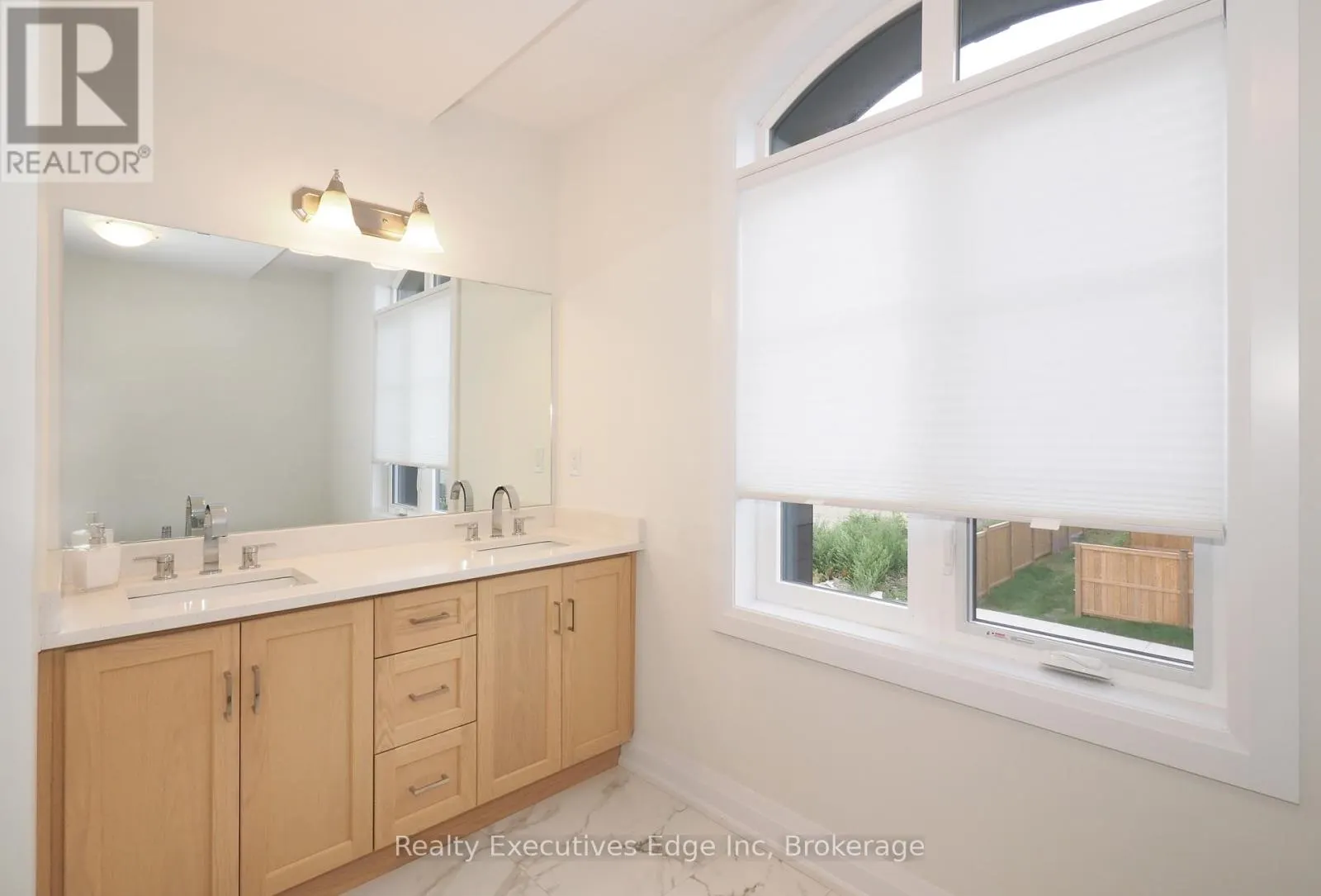 16 - 675 VICTORIA ROAD N, #16