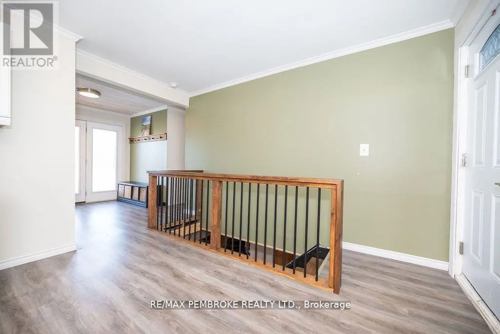 36 LABINE CRESCENT