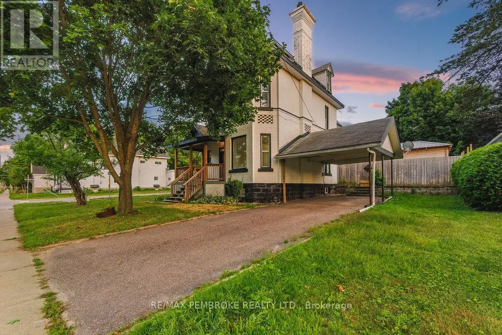 502 MARY STREET