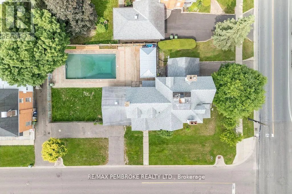 502 MARY STREET