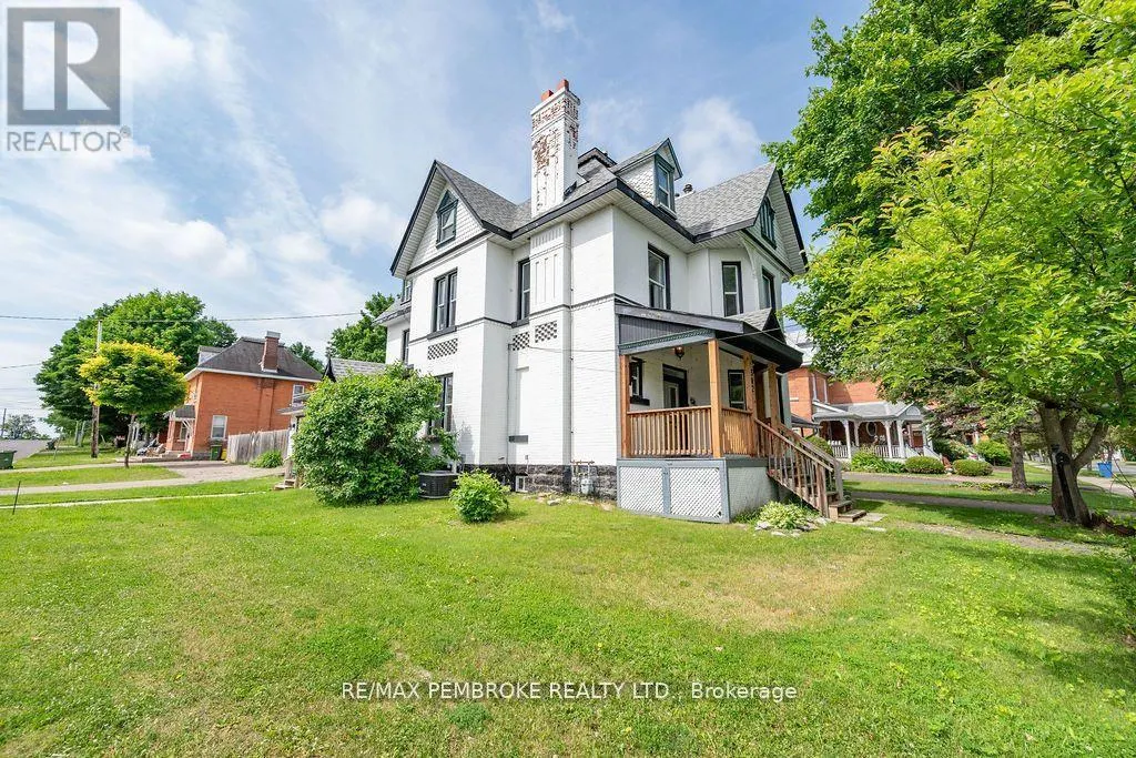 502 MARY STREET