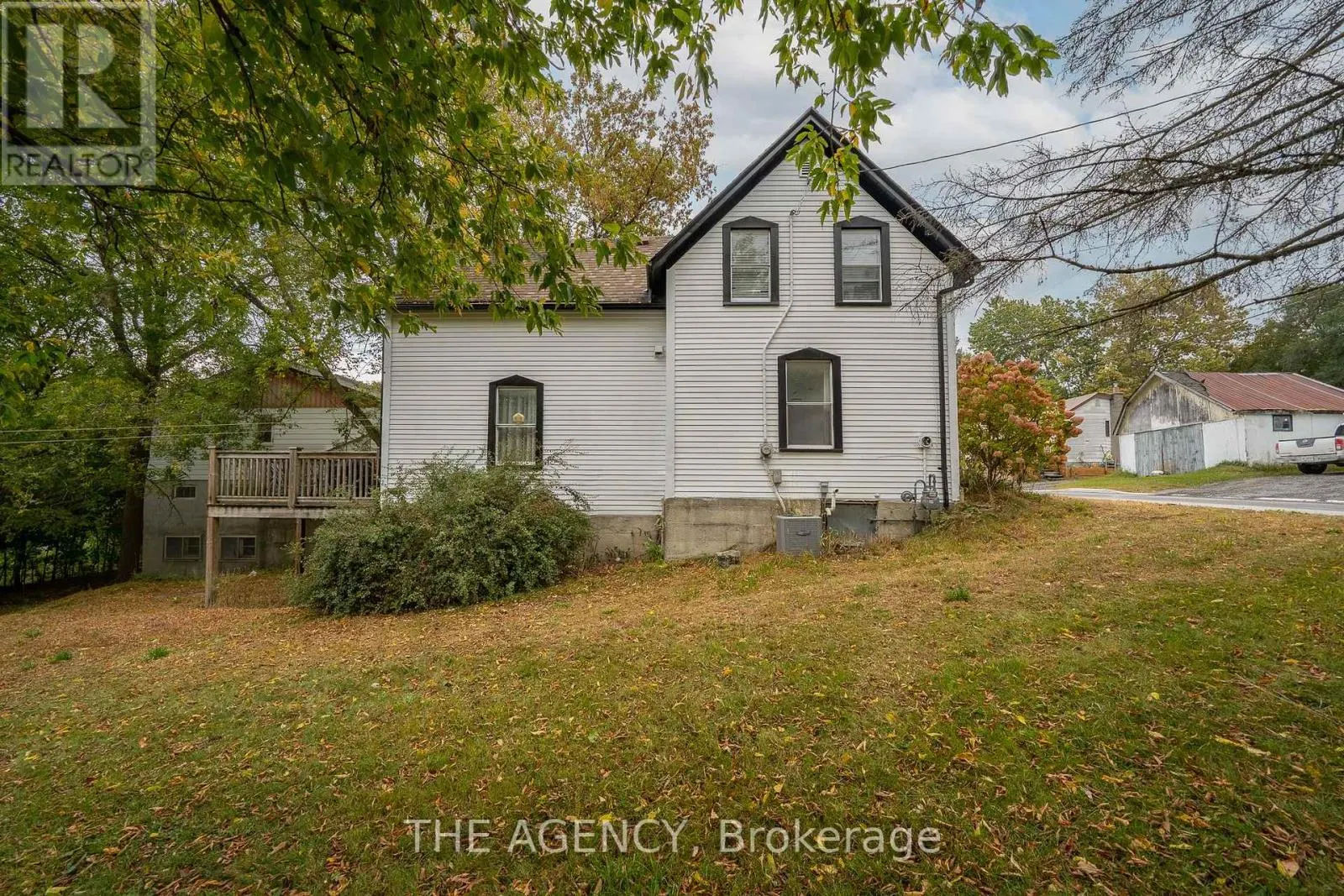 16 ELKS STREET