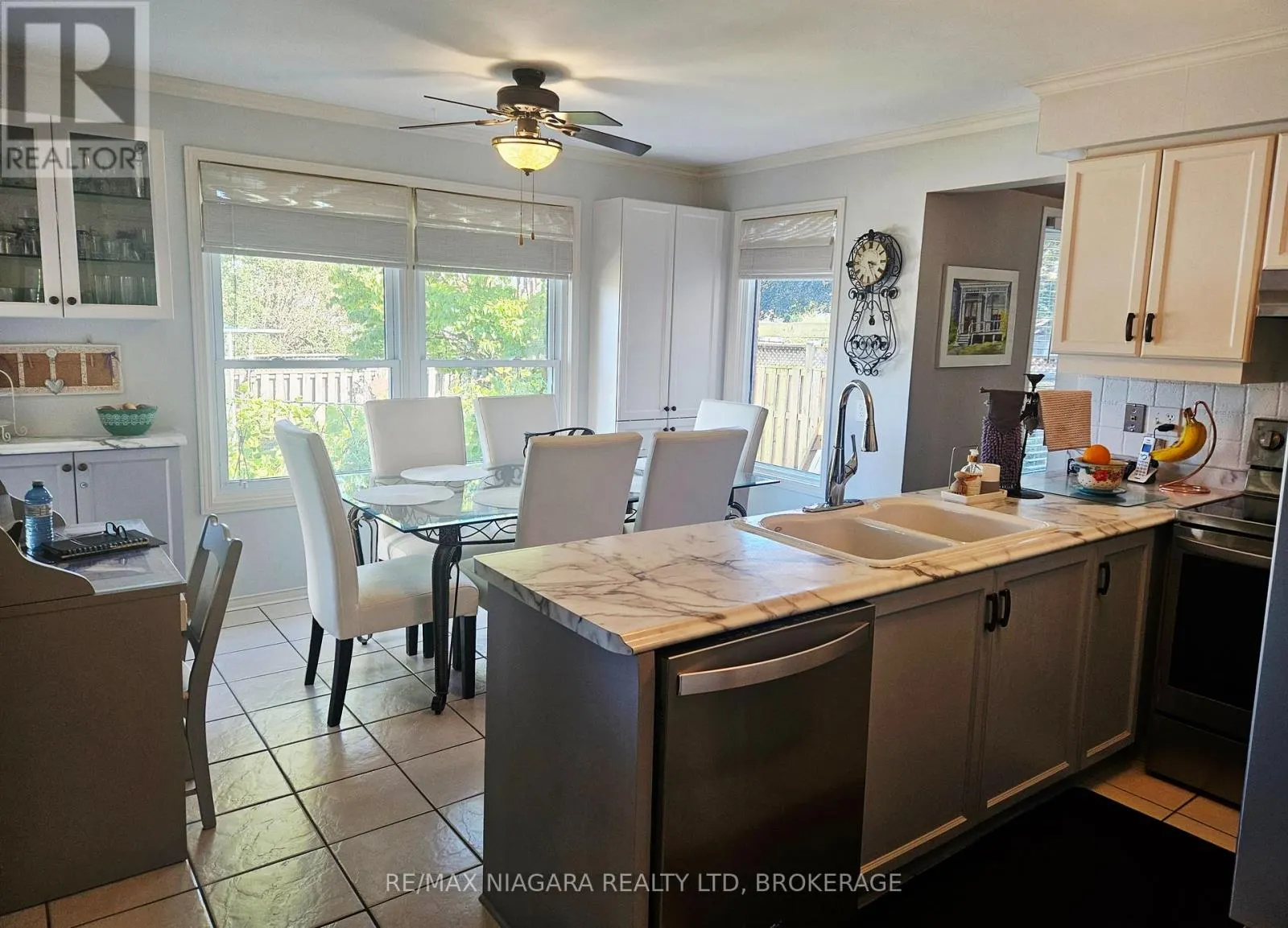 26 STRADA BOULEVARD