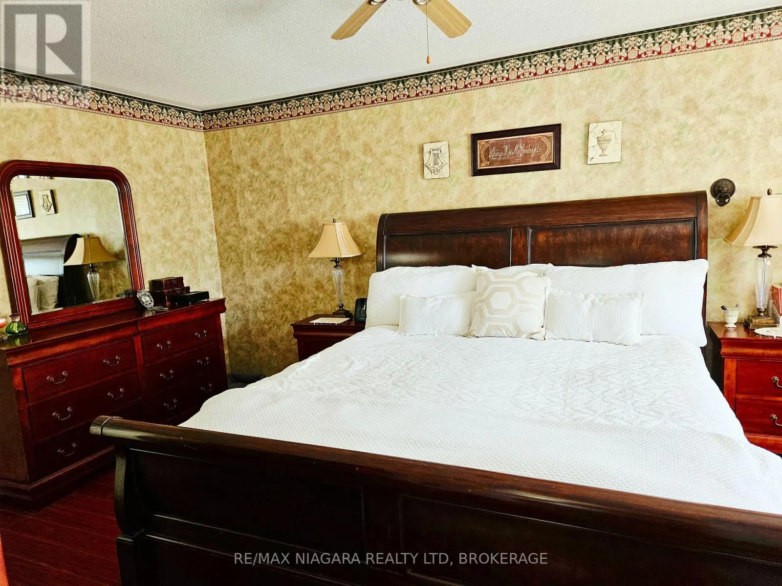 26 STRADA BOULEVARD
