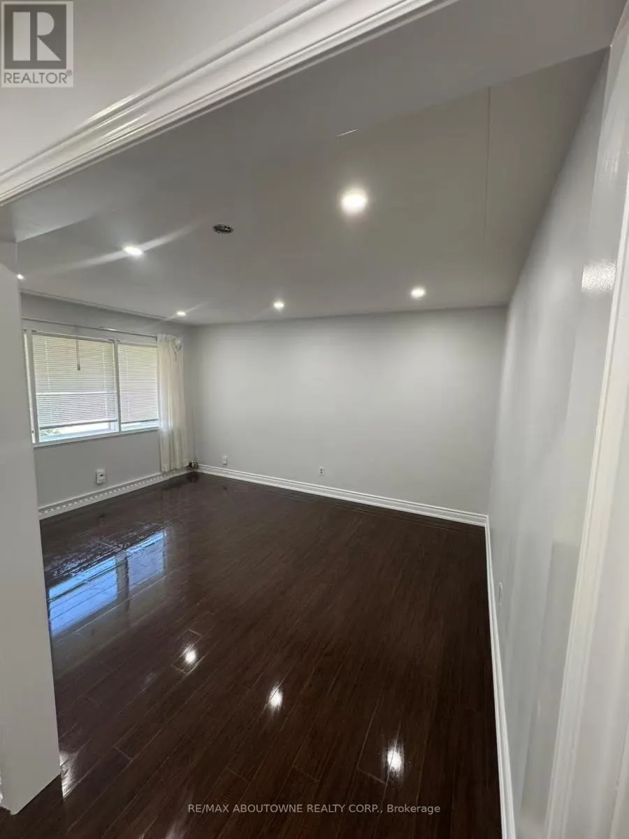 MAIN - 202 VICTORIA ROAD N