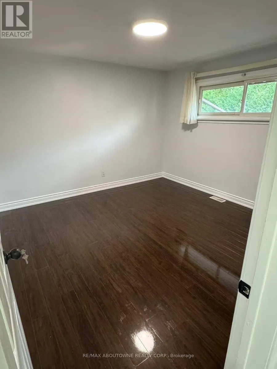 MAIN - 202 VICTORIA ROAD N