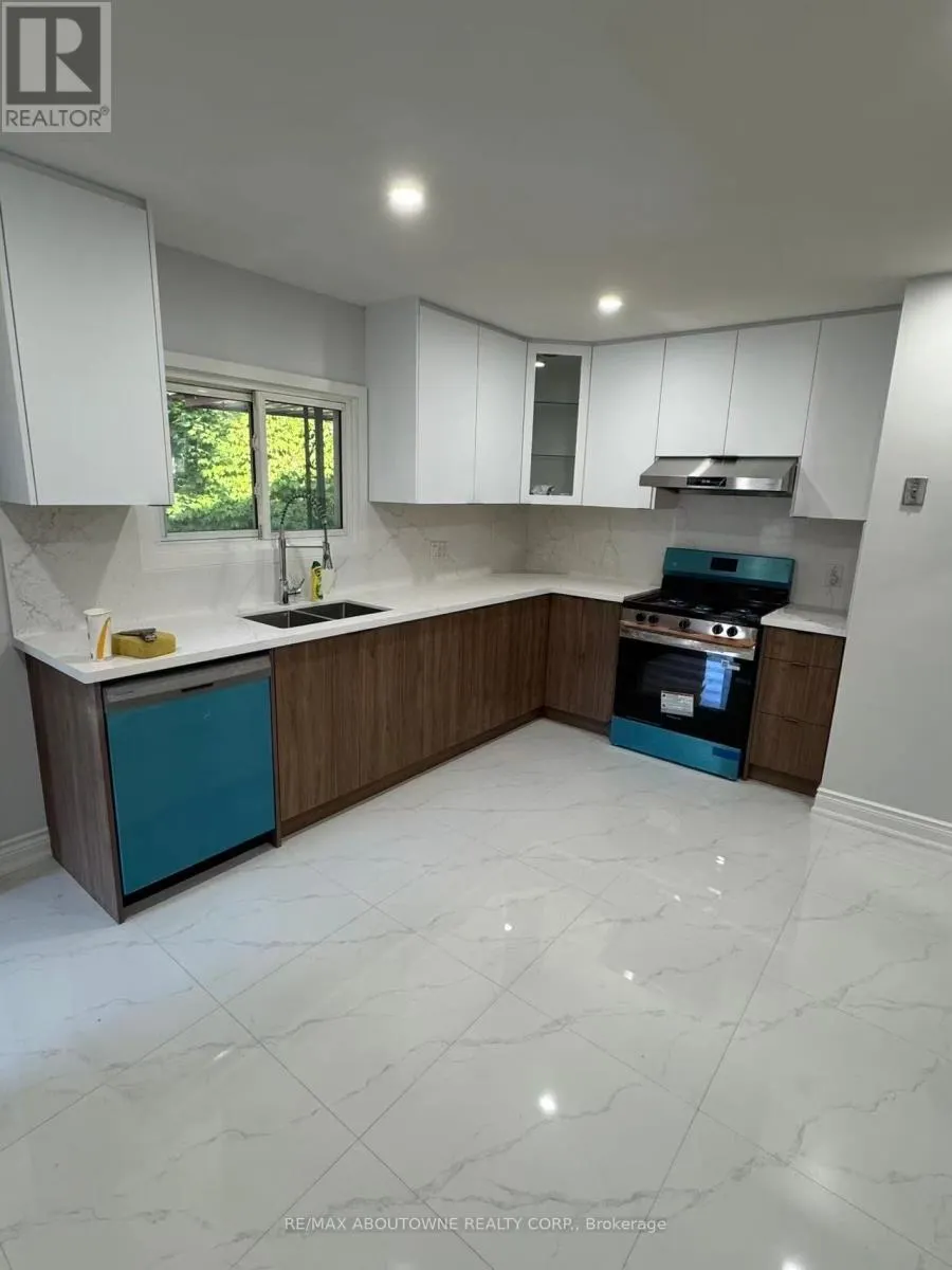 MAIN - 202 VICTORIA ROAD N
