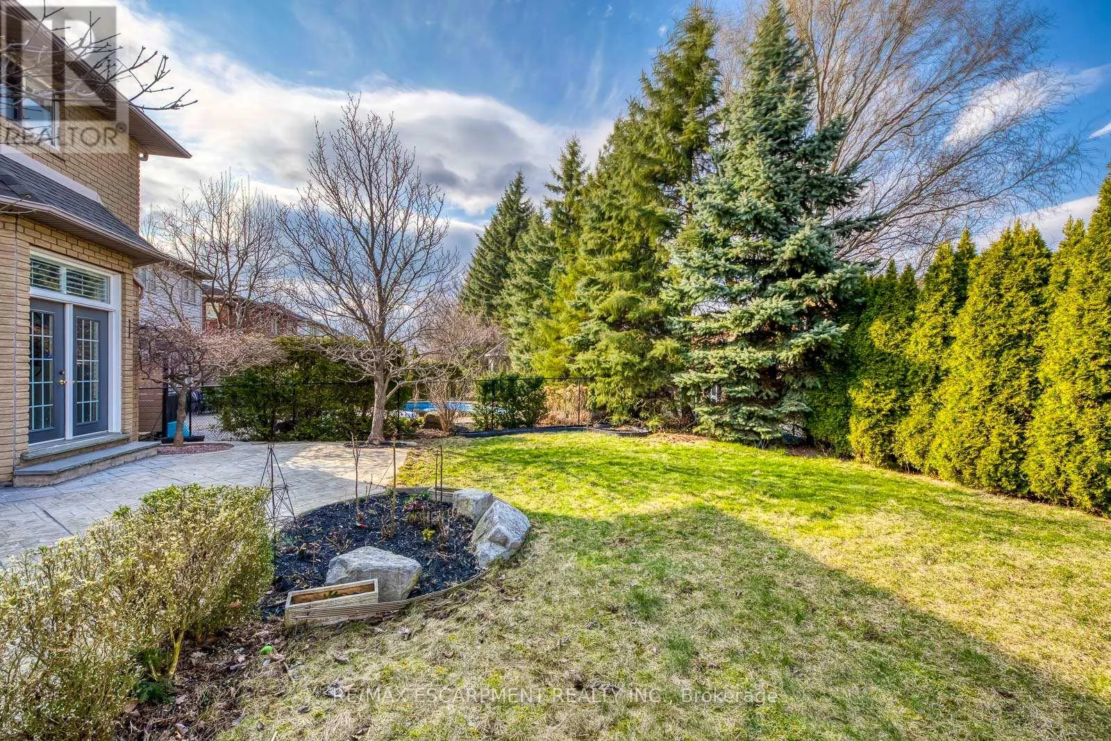 39 THOROUGHBRED BOULEVARD
