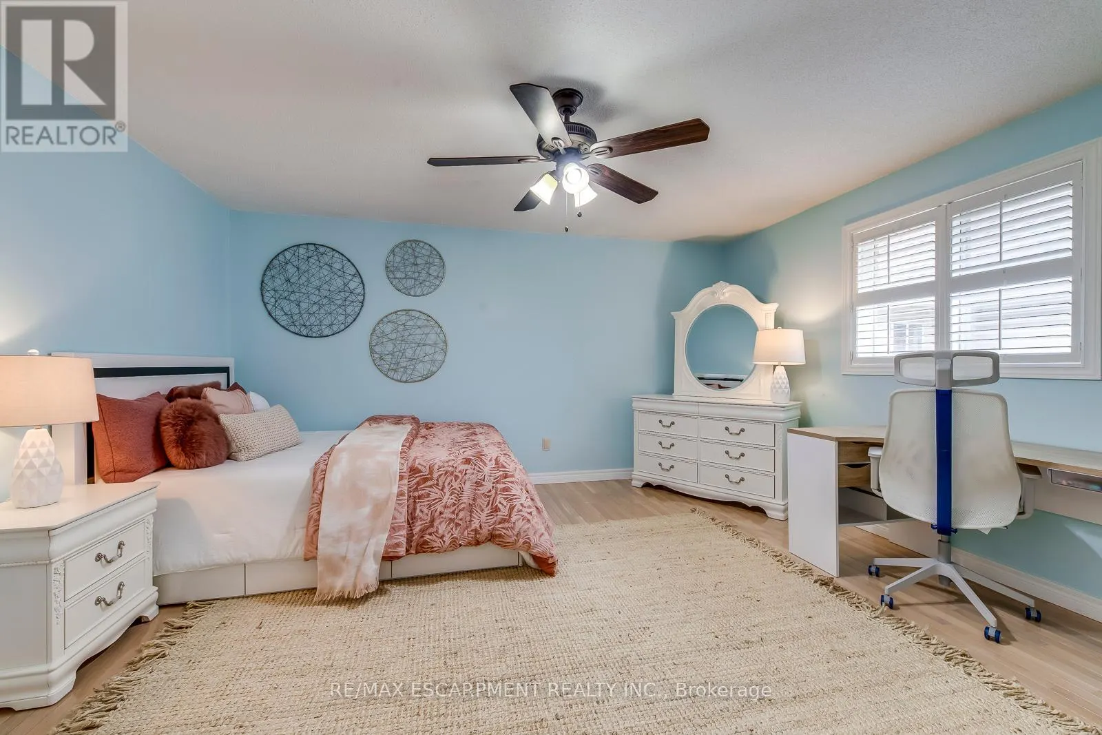 39 THOROUGHBRED BOULEVARD