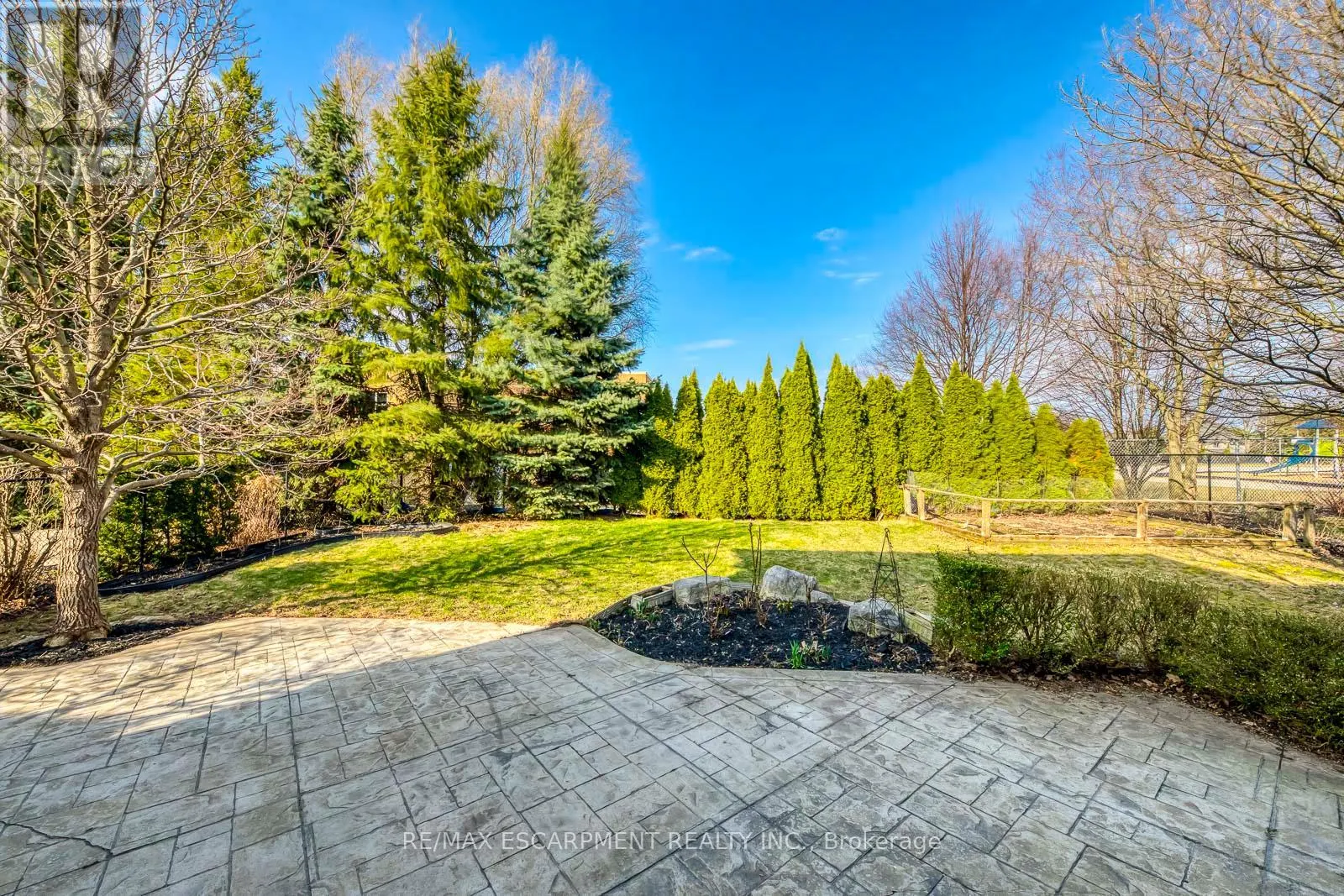 39 THOROUGHBRED BOULEVARD