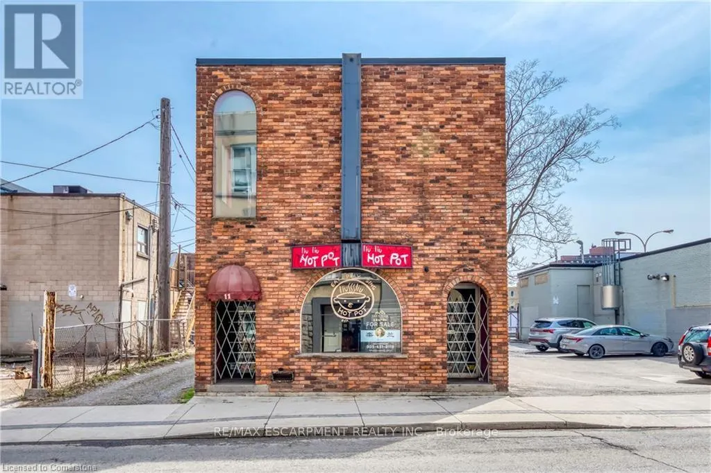 11 WALNUT STREET S