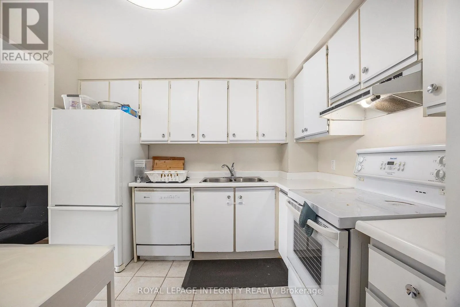 1608 - 2871 RICHMOND ROAD